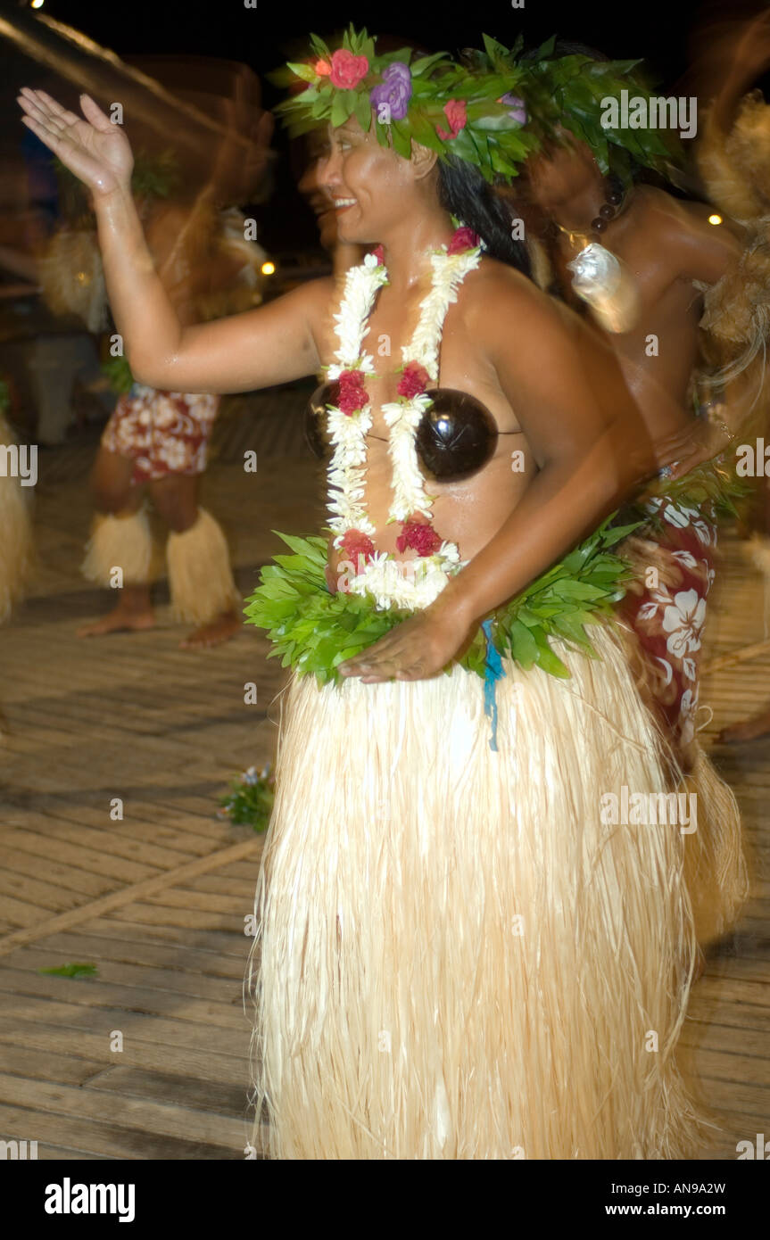 Poynesian ballerino in Tahiti Sud Pacifico Foto Stock