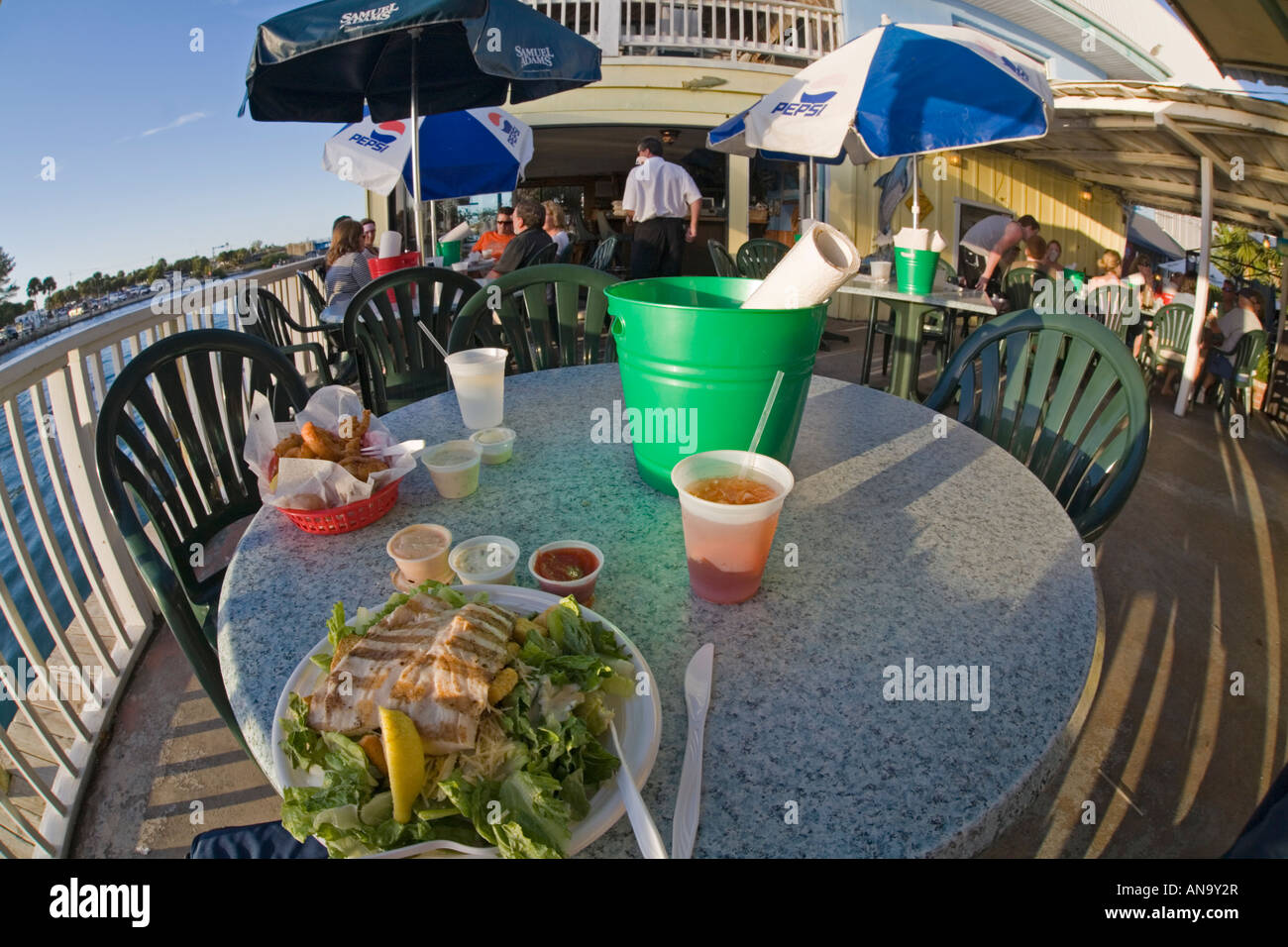 Frutti di mare a outdoor cafe in Florida Foto Stock