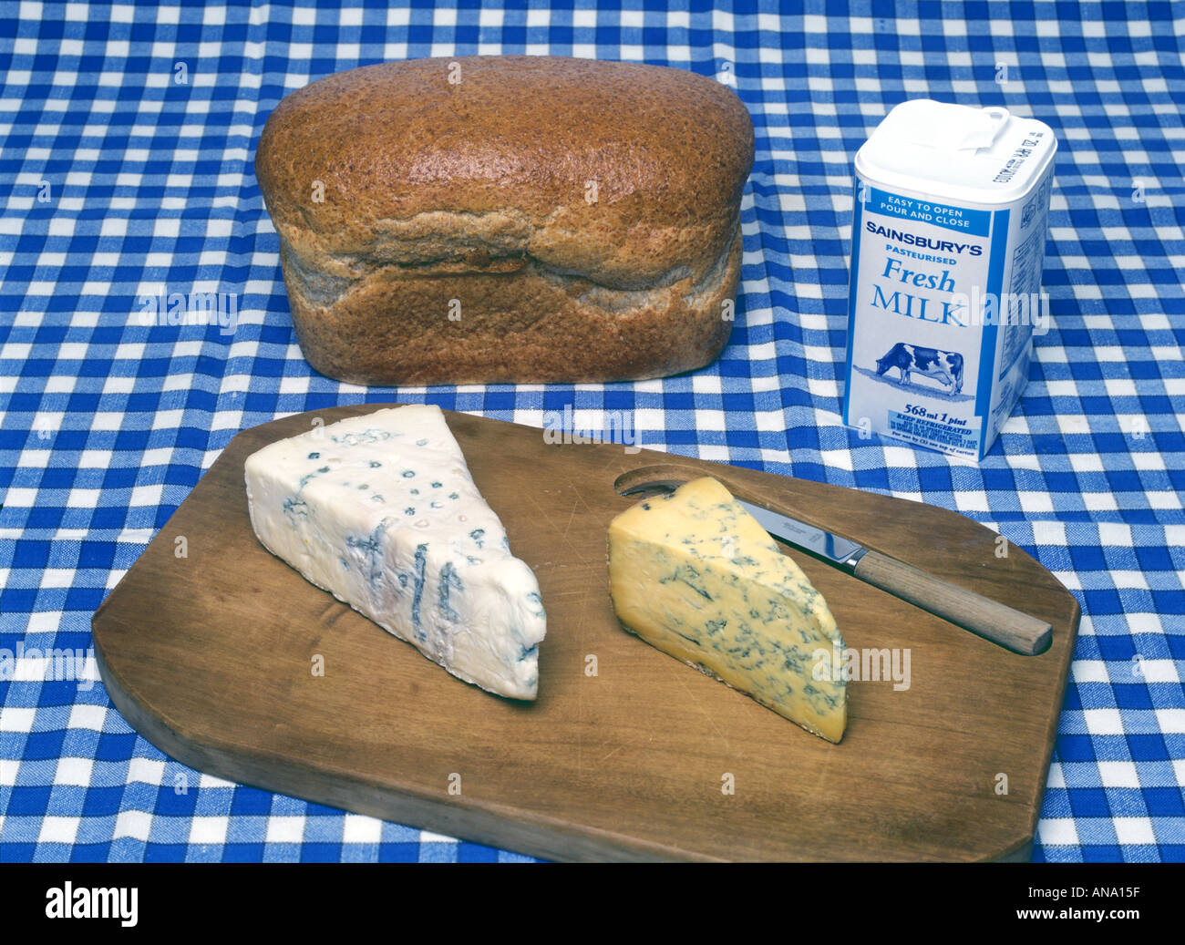 Pane e formaggio di latte Foto Stock