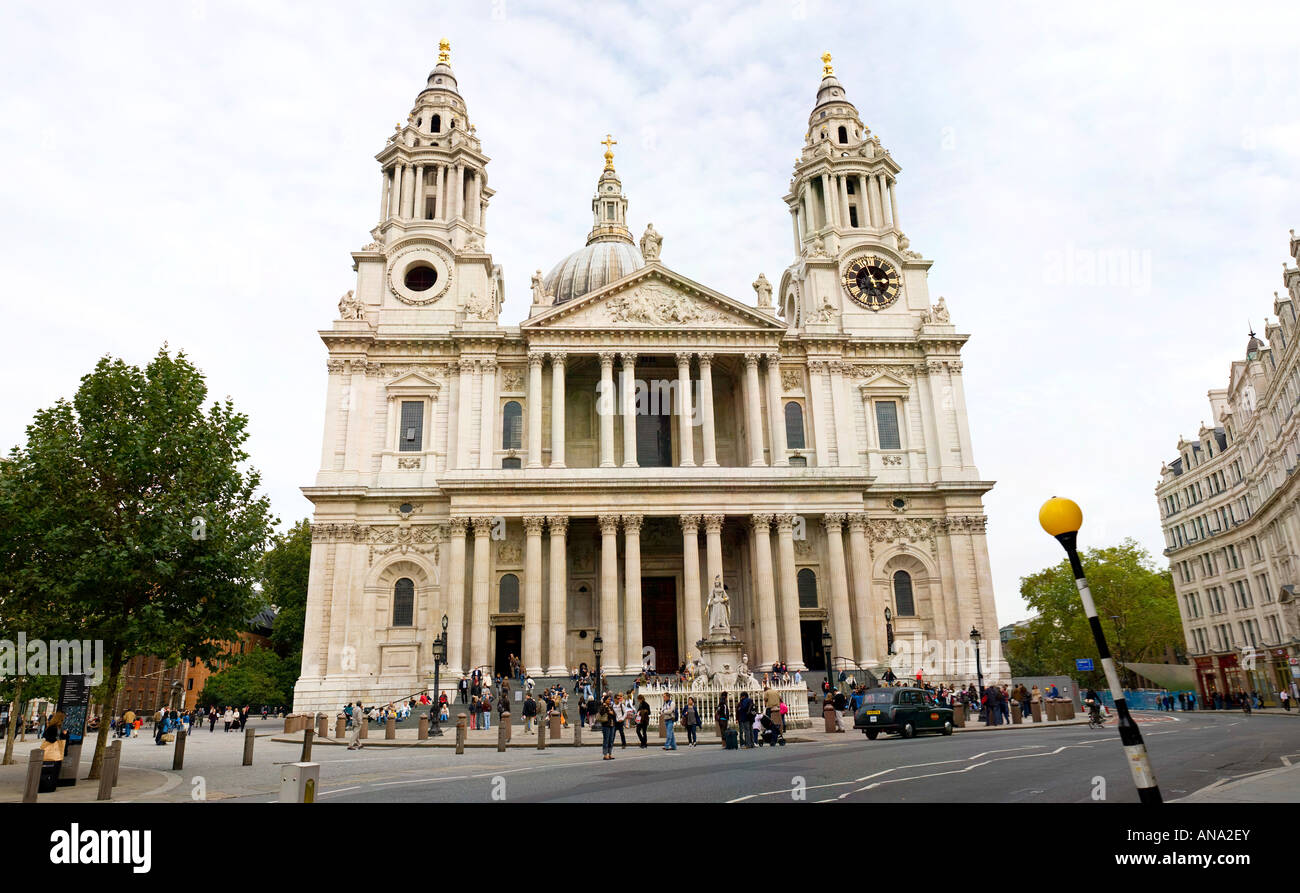 La Cattedrale di St Paul London dalla parte anteriore immagine ad alta risoluzione Foto Stock
