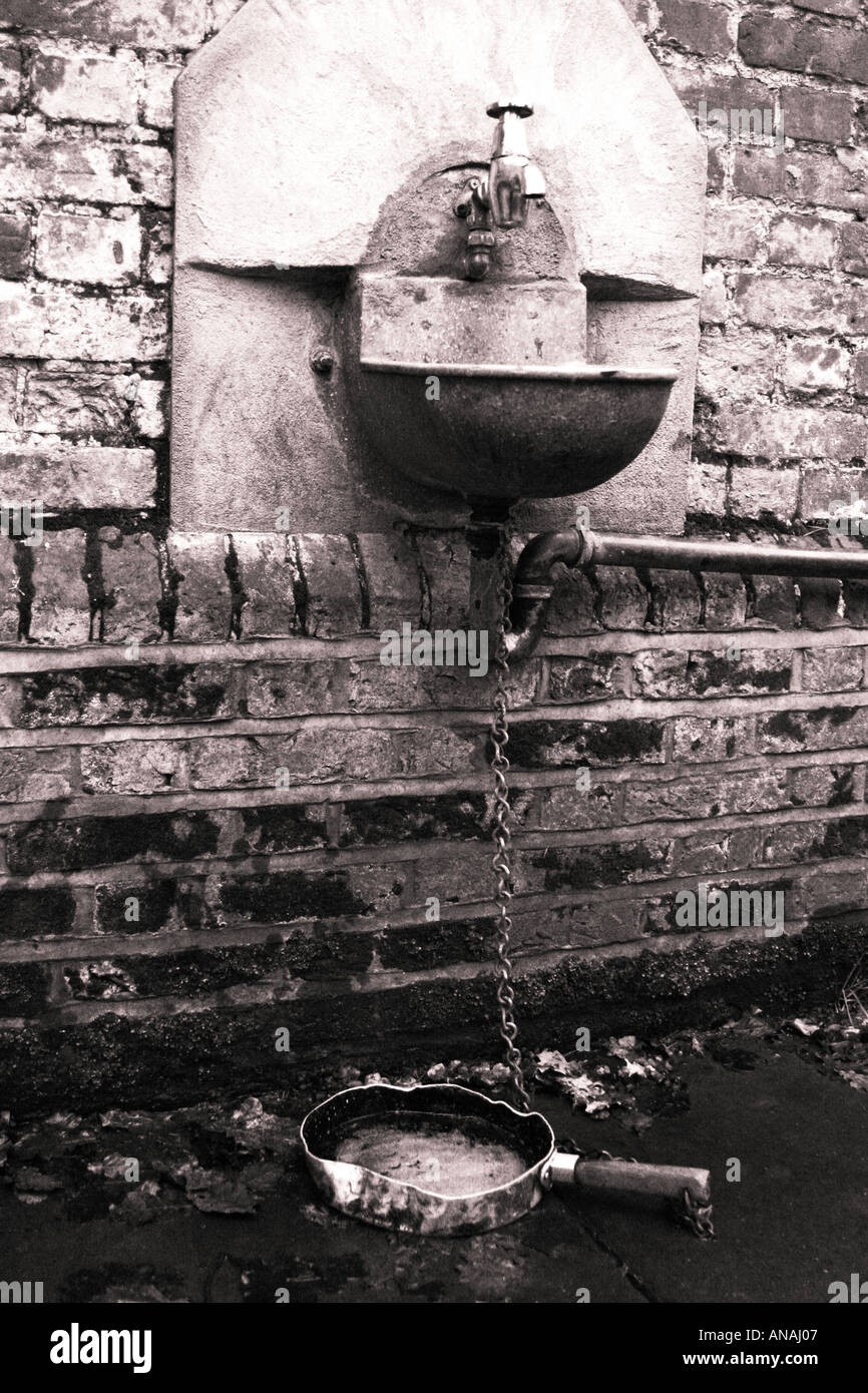 Vaschetta dell'acqua Foto Stock