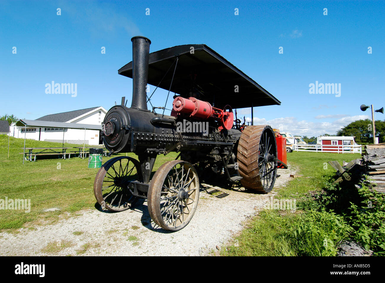 Vecchio alimentati a vapore trattore agricolo circa 1900 Foto Stock