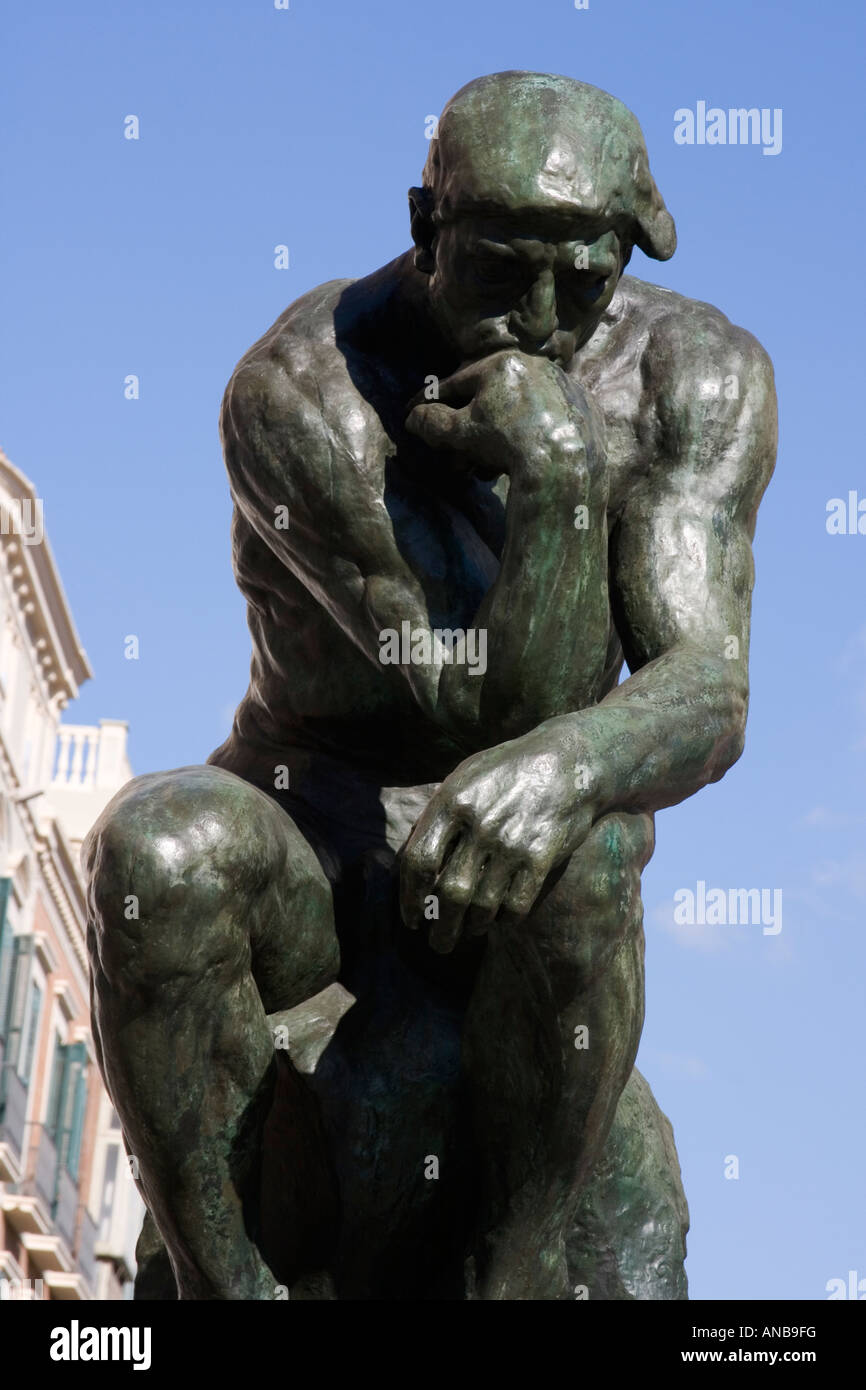 Il pensatore scultura in bronzo di Auguste Rodin 1840 al 1917 Calle Marques de Larios Malaga Costa del Sol Spagna Foto Stock
