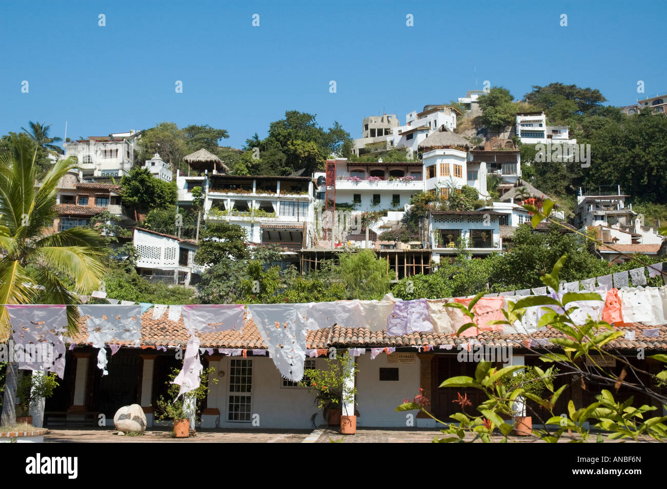 Case sulle colline a sud di Puerto Vallarta Foto Stock