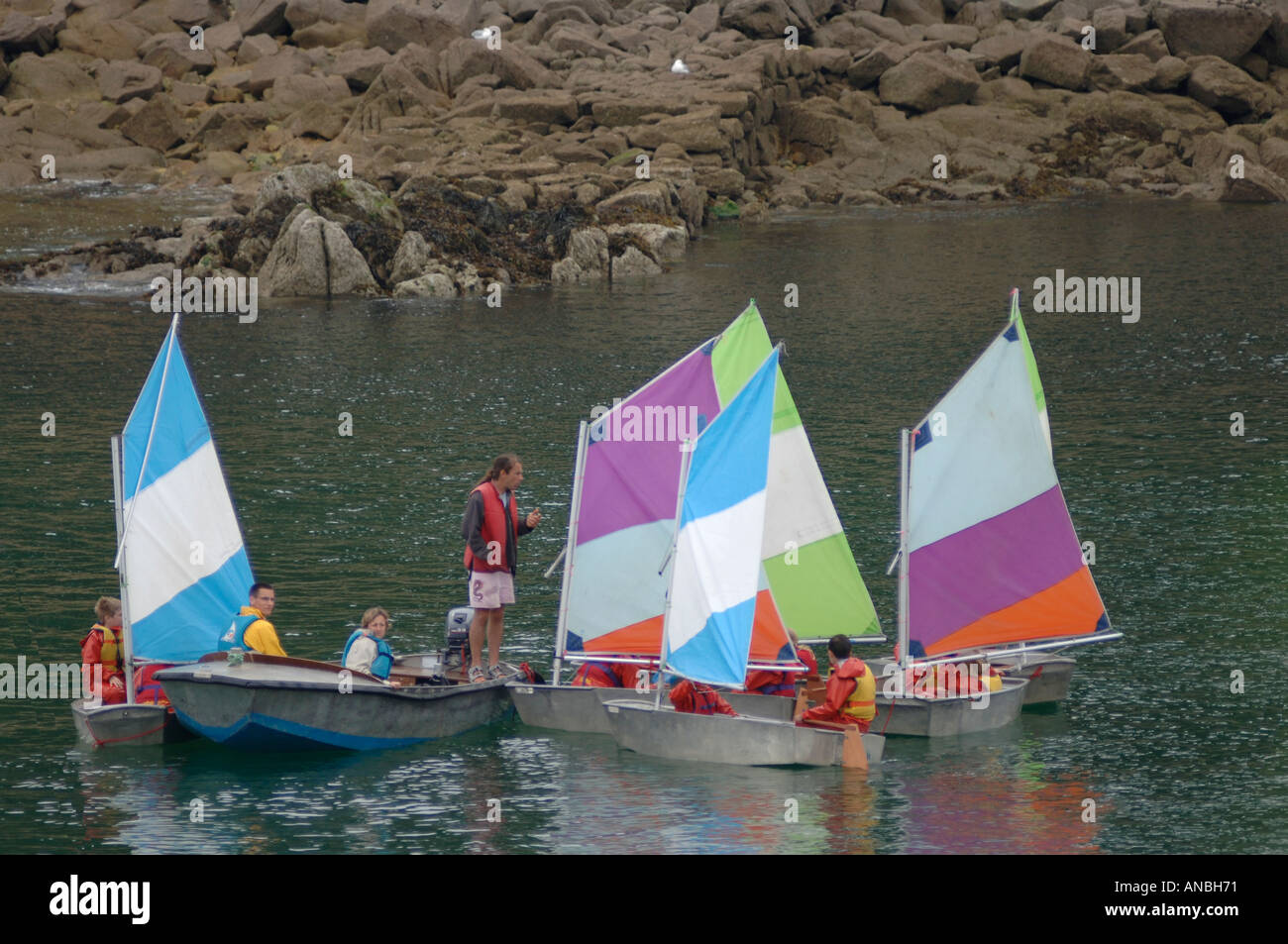 In Bretagna la vela è quotidiana di educazione fisica nelle scuole Foto Stock