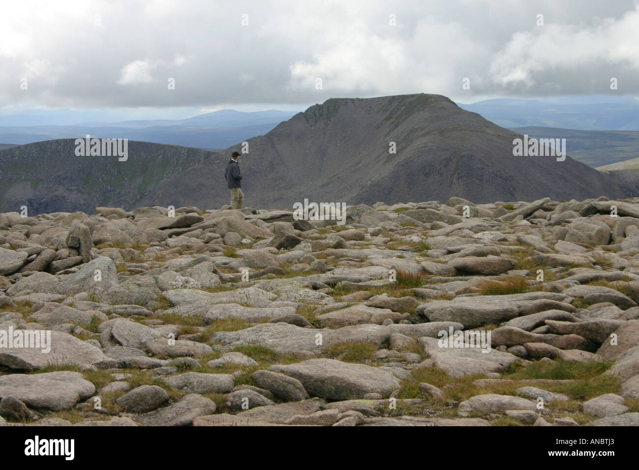 Cairn Toul da Ben Macdui nel Parco Nazionale di Cairngorms, Scozia Foto Stock