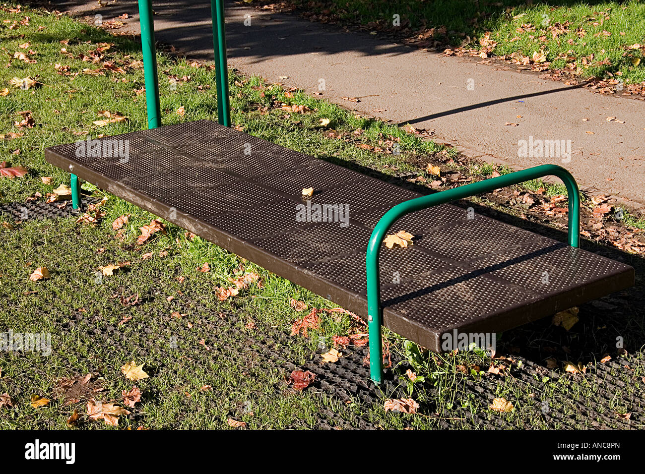 Stazione su un outdoor circuito fitness in Roath Park Cardiff Foto Stock