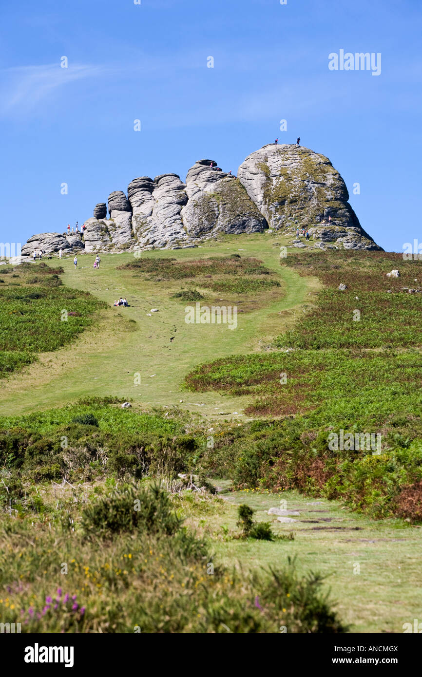 Dartmoor - turisti in Hay Tor rocce, Devon, Inghilterra, Regno Unito Foto Stock