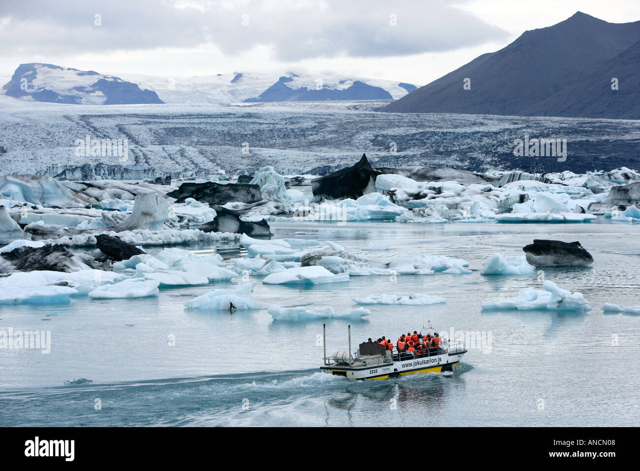 Laguna glaciale Tours sul veicolo anfibio Jokulsarlon Islanda Foto Stock