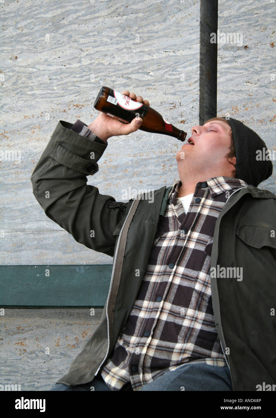 Scultura di cera di un uomo di bere birra al museo delle Belle Arti di Leipzig Germania Foto Stock