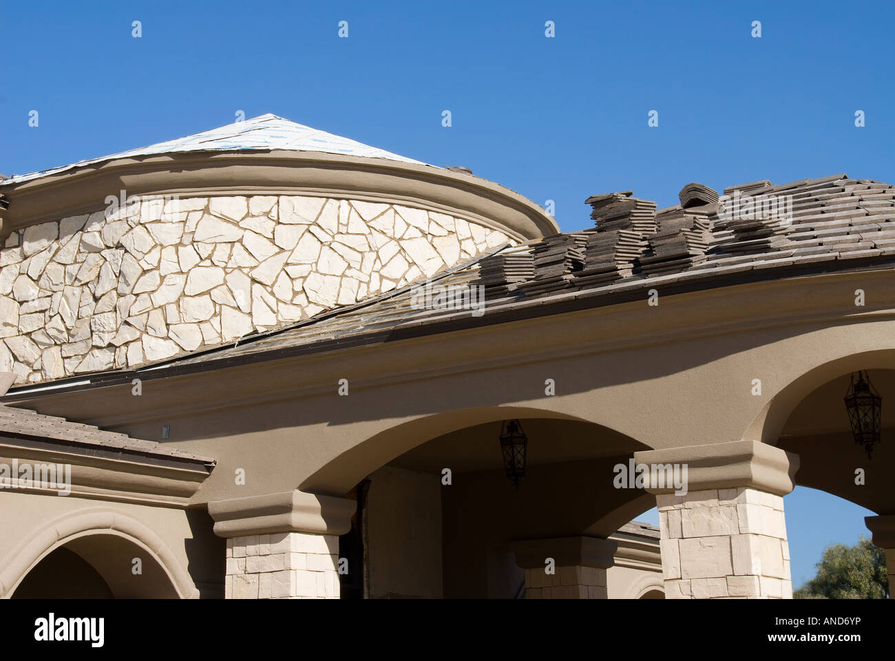 L'immagine mostra una casa in costruzione Foto Stock