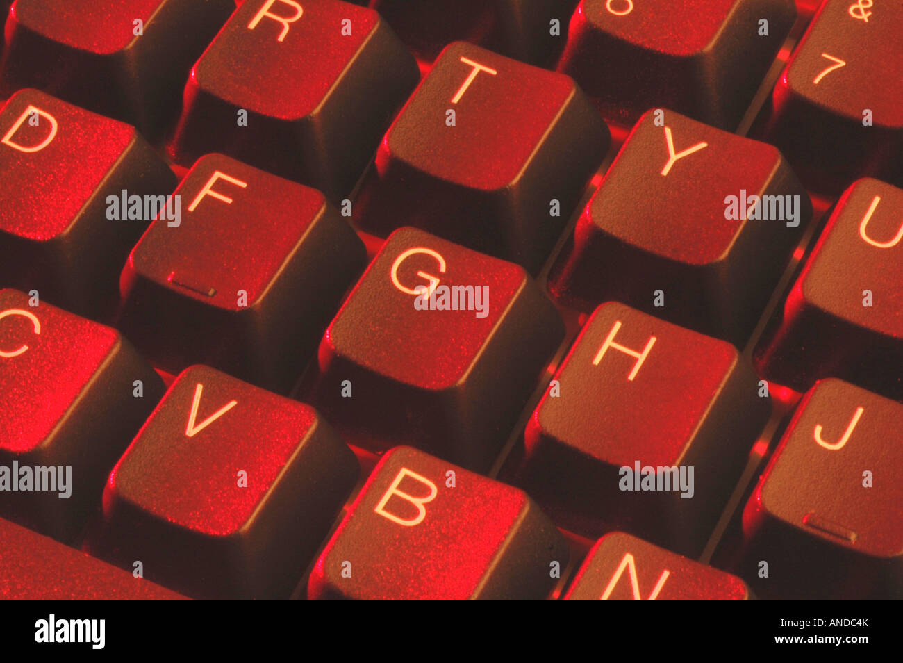 Calcolatore rosso con tastiera alfanumerica tasti qwerty Foto Stock