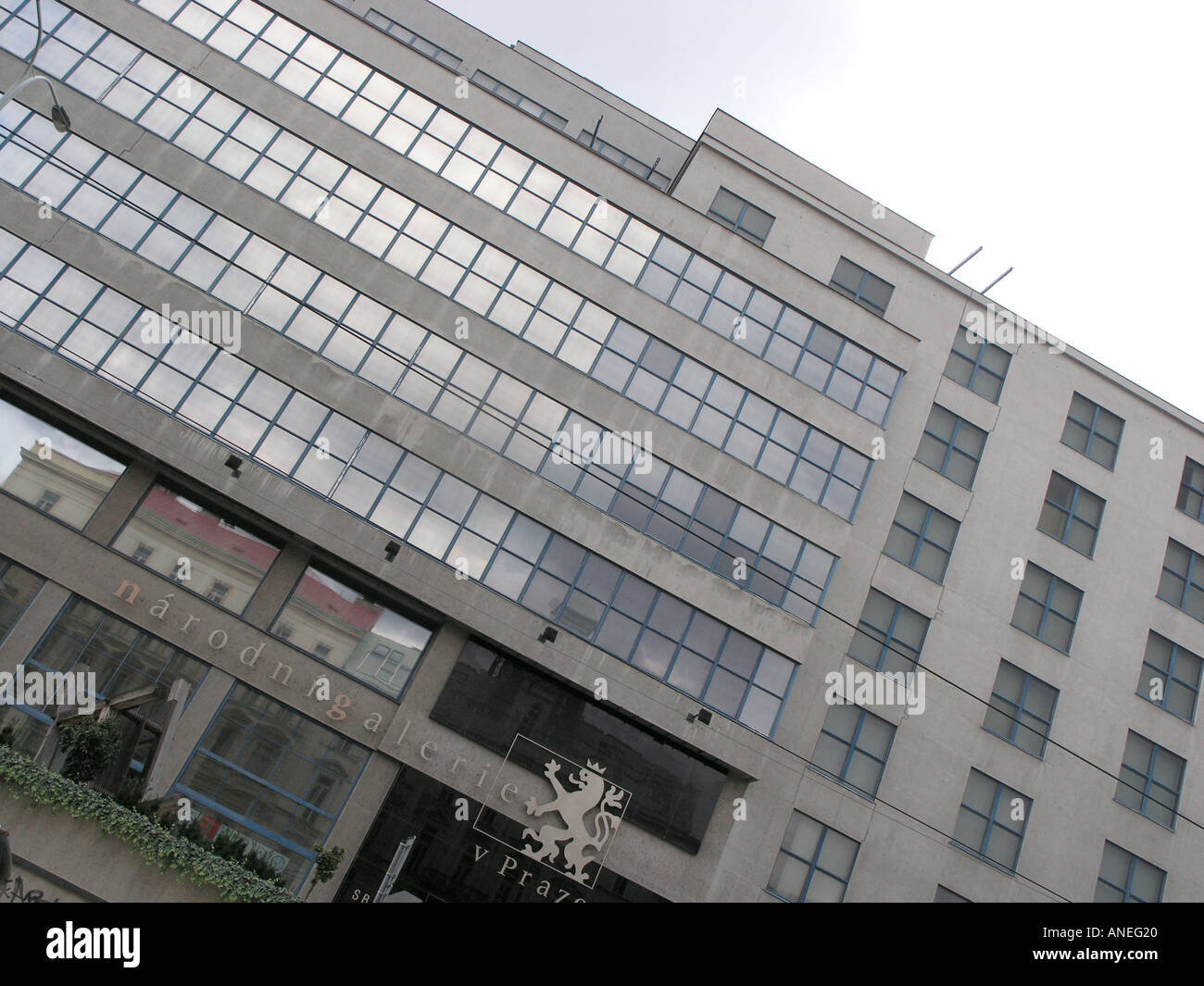 Il Veletrzni Palace Museum di Arte Moderna Foto Stock