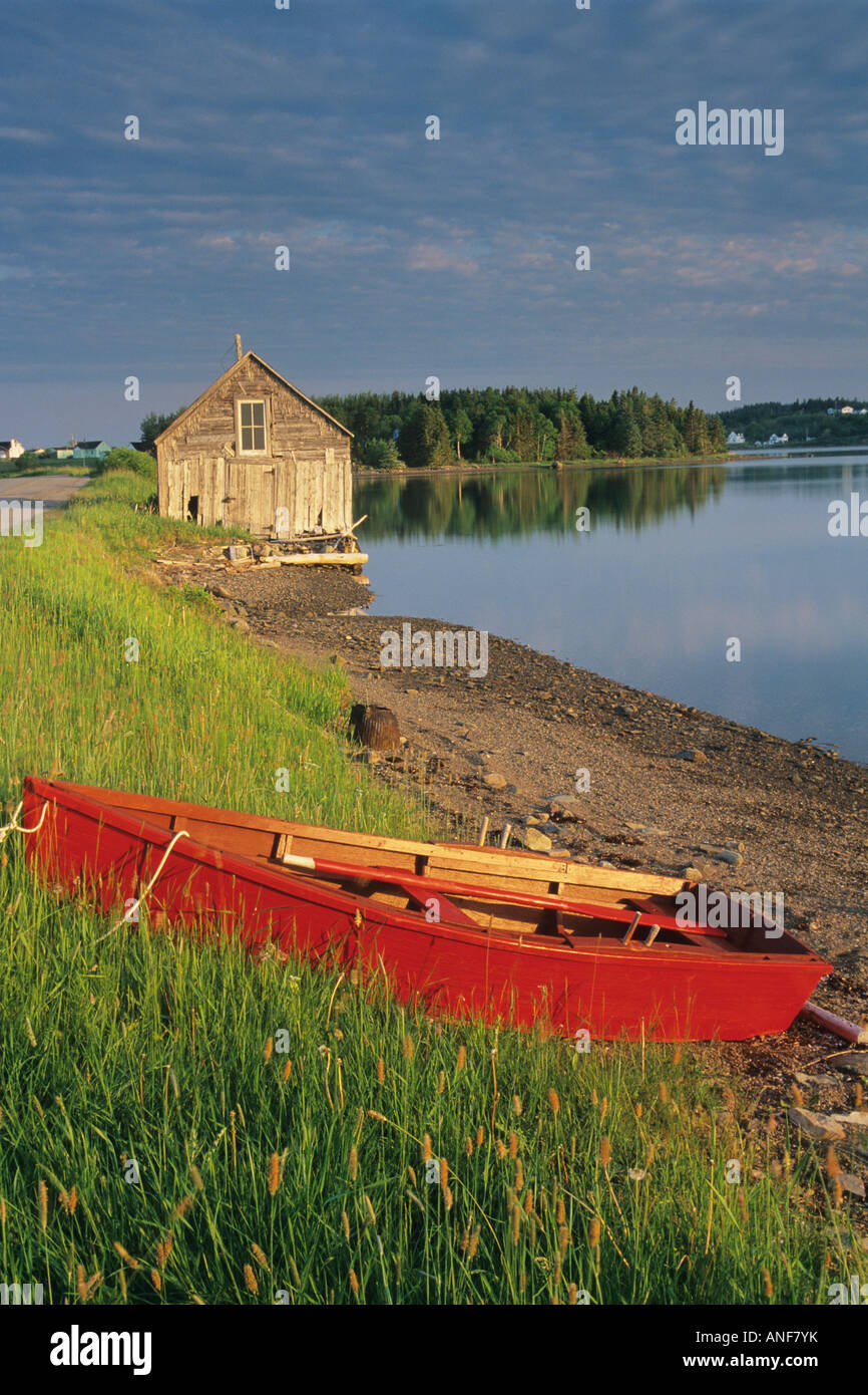 Barche sulla riva del fiume, borghesi Cape Breton, Nova Scotia, Canada. Foto Stock