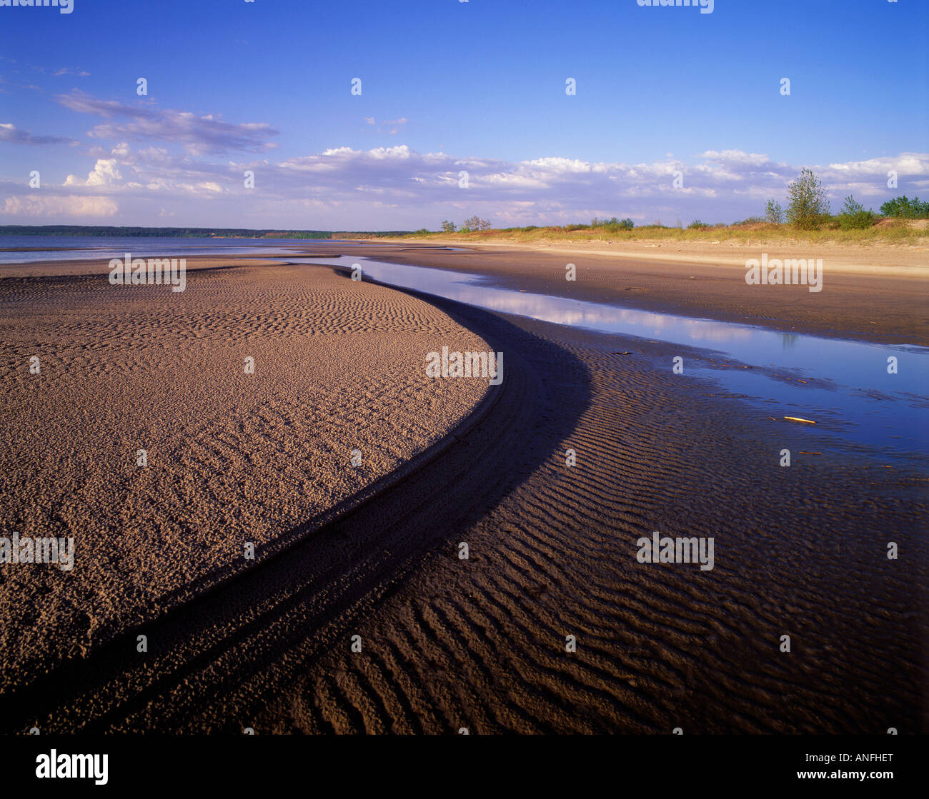 Impressioni d'onda nella sabbia, Grand Beach, il Lago Winnipeg, Manitoba, Canada. Foto Stock