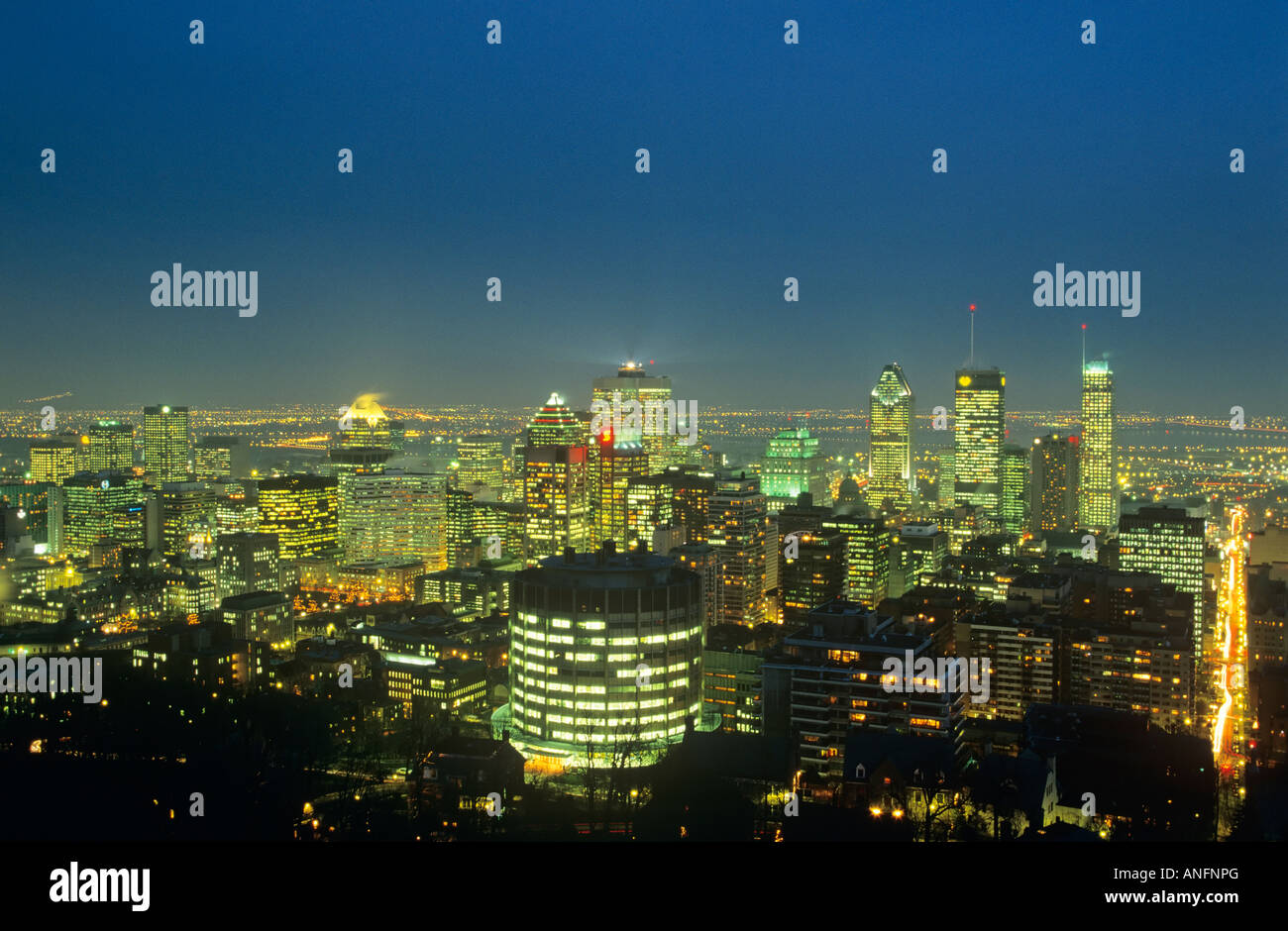 Skyline notturno, Montreal, Quebec, Canada. Foto Stock