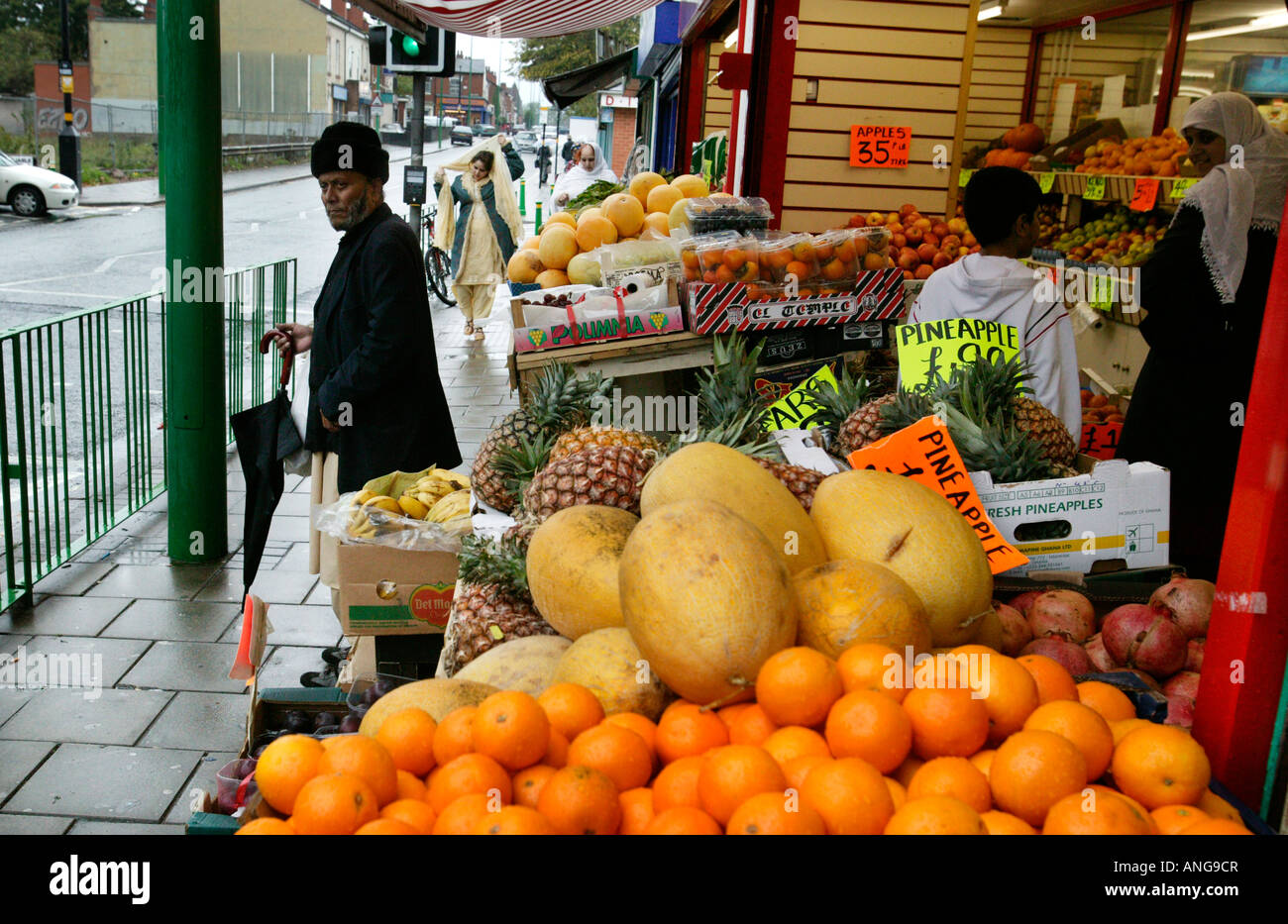 Frutta e verdura shop soprattutto nella zona asiatica di Lozells a Birmingham REGNO UNITO Foto Stock
