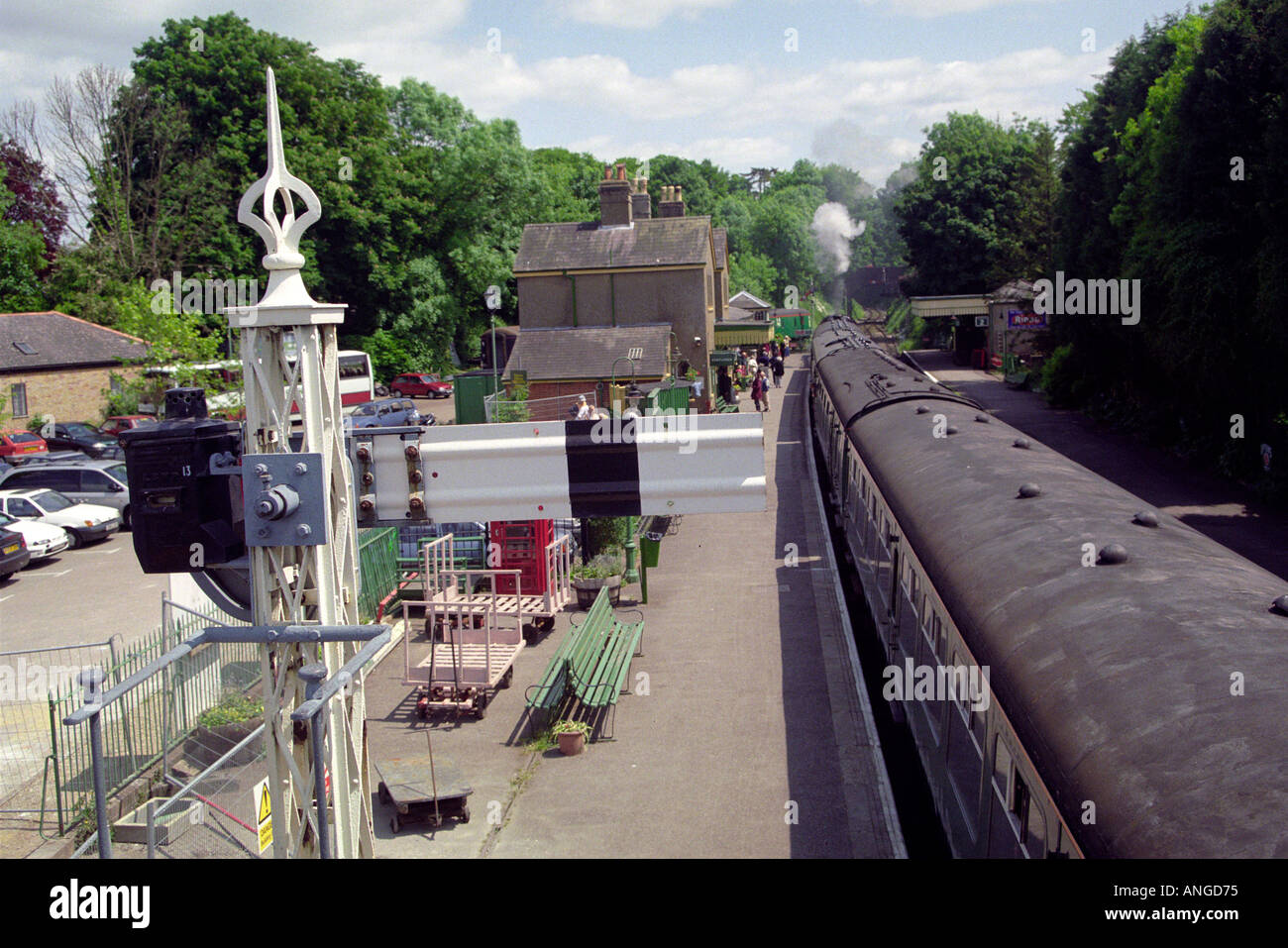 Il semaforo che mostra il segnale di arresto in conserve di Leamington Spa stazione per treni a vapore e carrelli sulla linea di crescione metà Hants Railway Hampshire REGNO UNITO Foto Stock