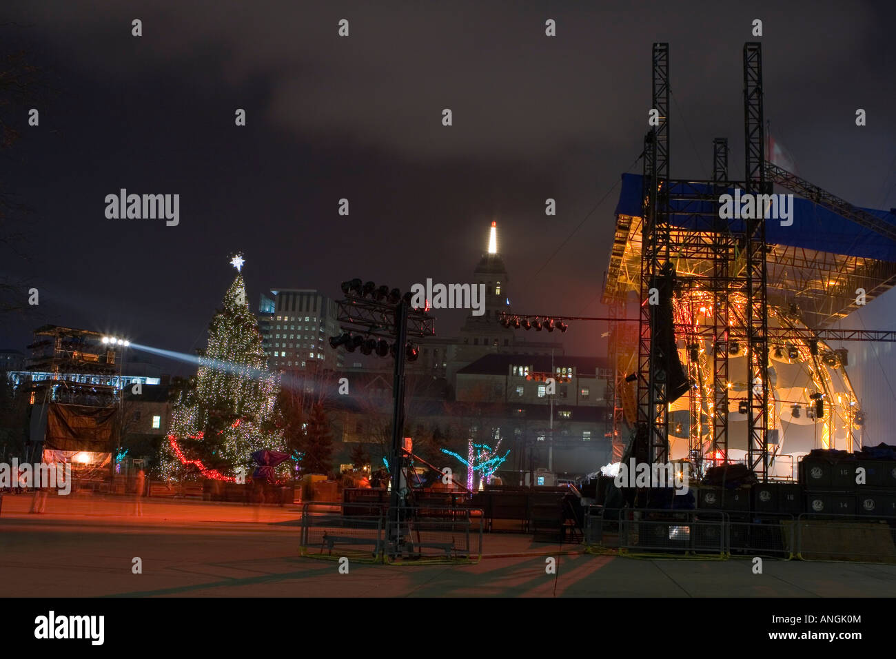 La quarantunesima cavalcata annuale di illuminazione luci visualizza a Nathan Phillips Square Toronto Foto Stock