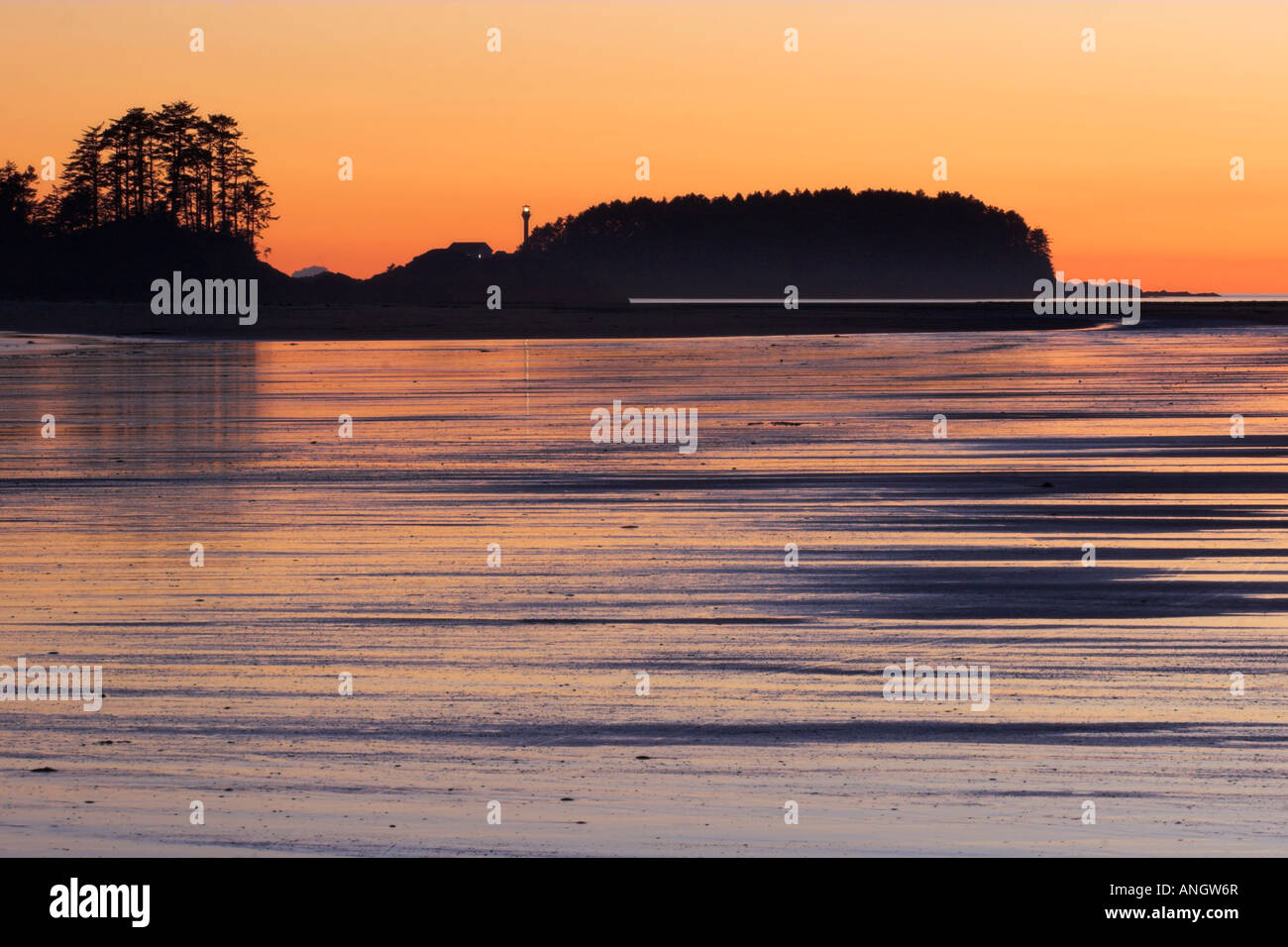 Chesterman la spiaggia al tramonto, vicino a Tofino sulla costa occidentale dell'isola di Vancouver, British Columbia, Canada. Foto Stock