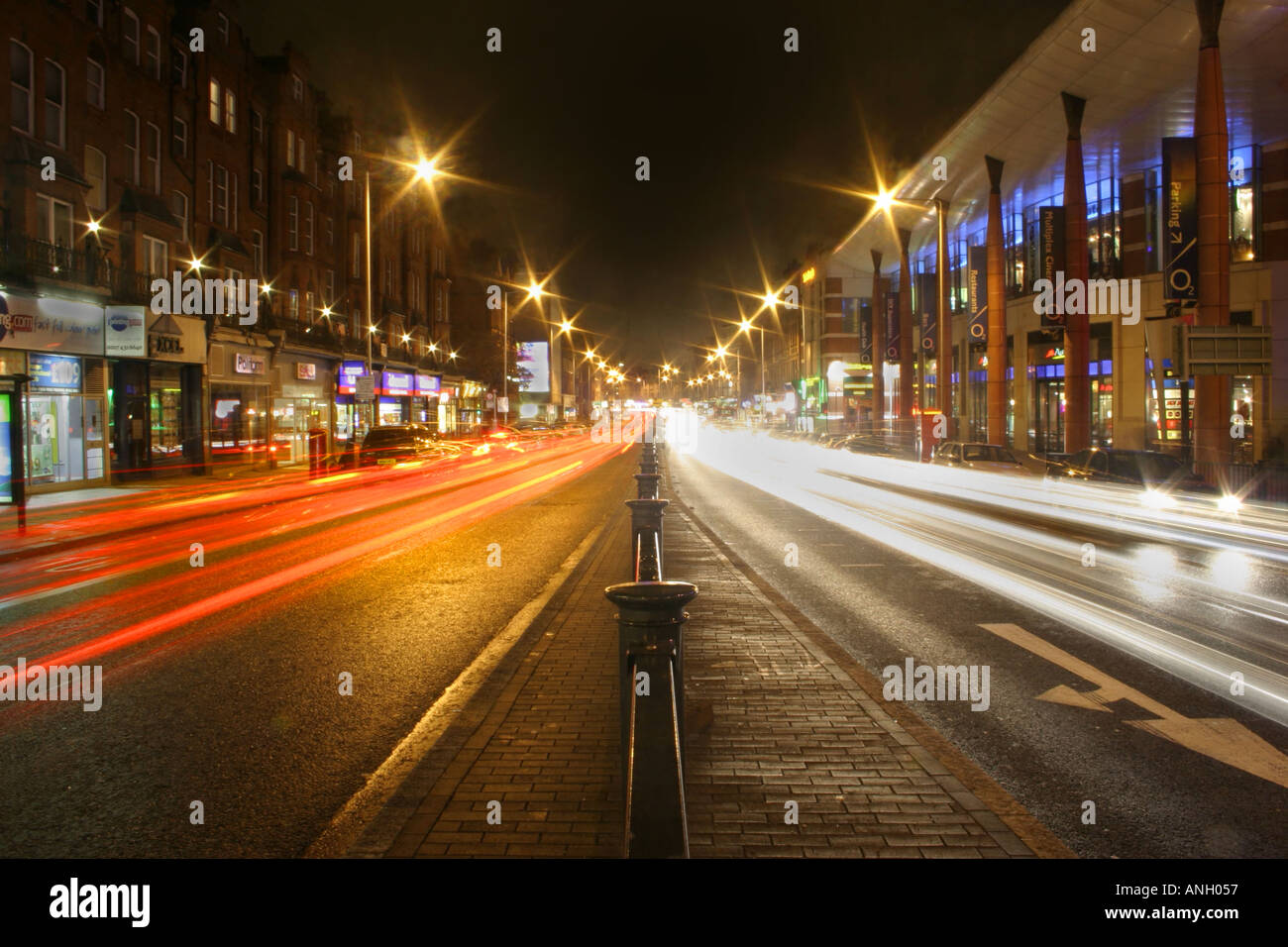 Vista notturna di Finchley Road Londra Foto Stock
