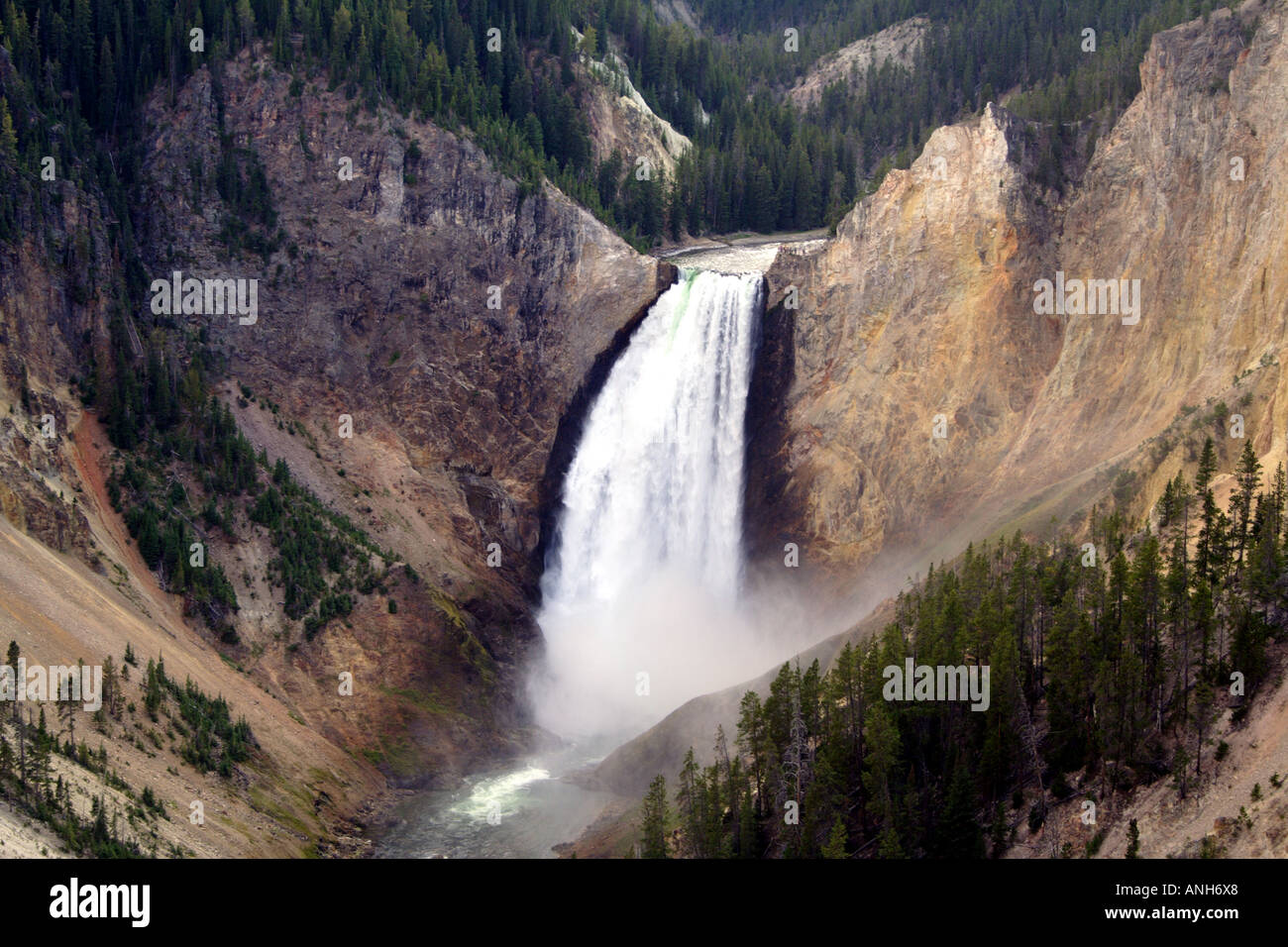 Le cascate Inferiori, Yellowstone River e il Grand Canyon di Yellowstone National Park in Wyoming, STATI UNITI D'AMERICA Foto Stock