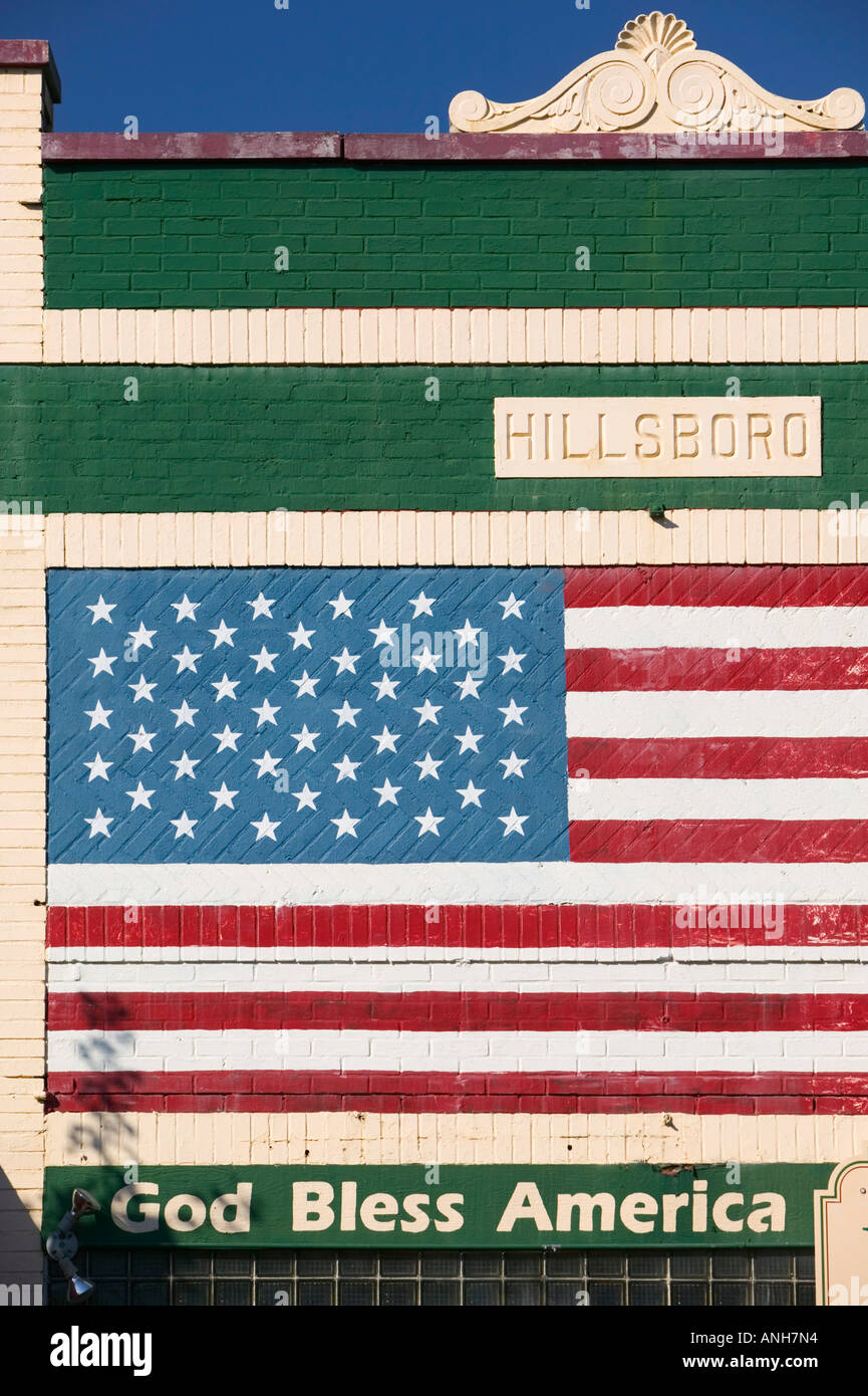Noi bandiera su Broadway, Hillsboro Village, Nashville, Tennessee, Stati Uniti d'America Foto Stock