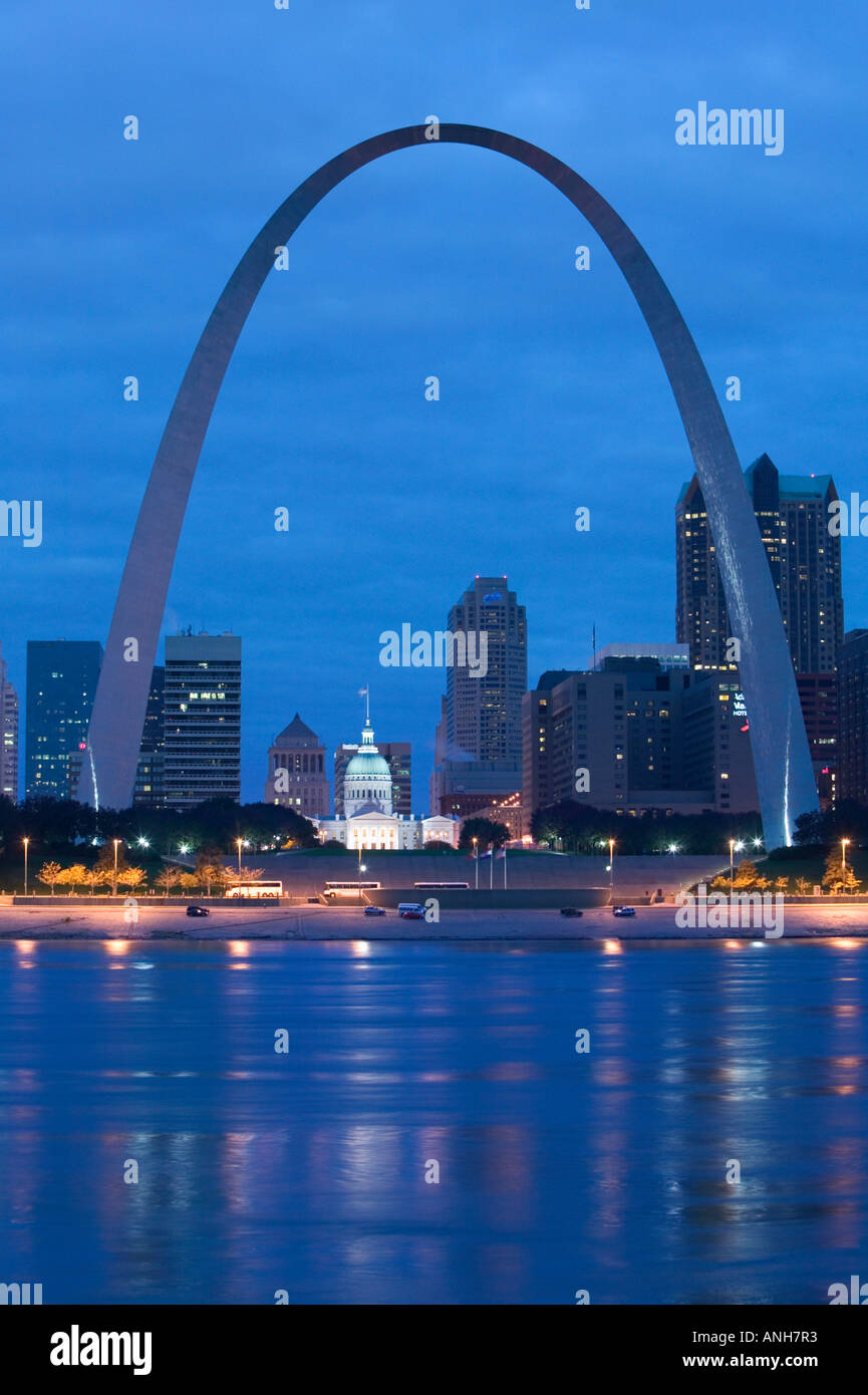 Il Tribunale vecchio & Gateway Arch, St. Louis, Missouri, Stati Uniti d'America Foto Stock