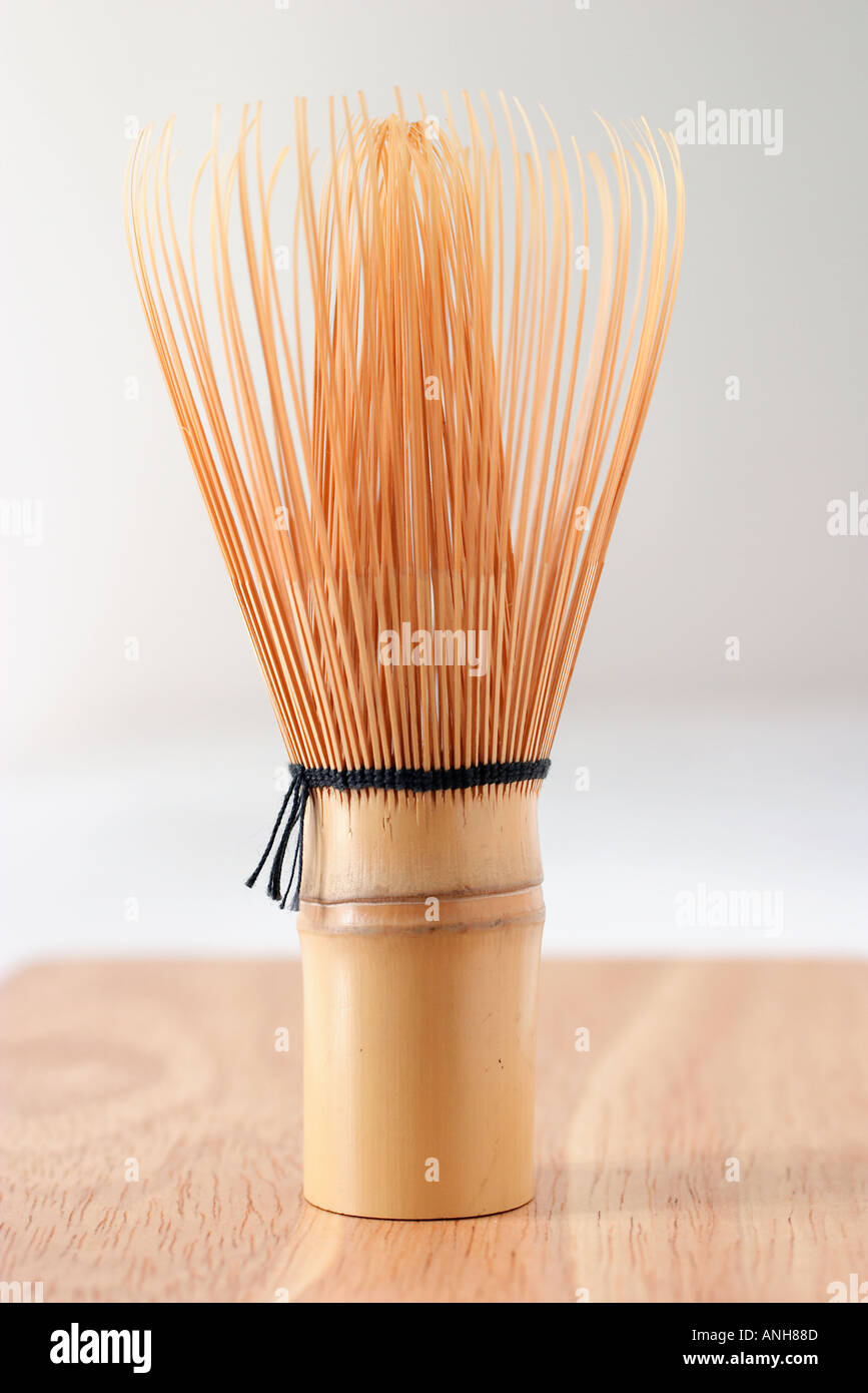 Matcha ginestra fatto di bambù. Utilizzato per la cerimonia del tè giapponese Foto Stock