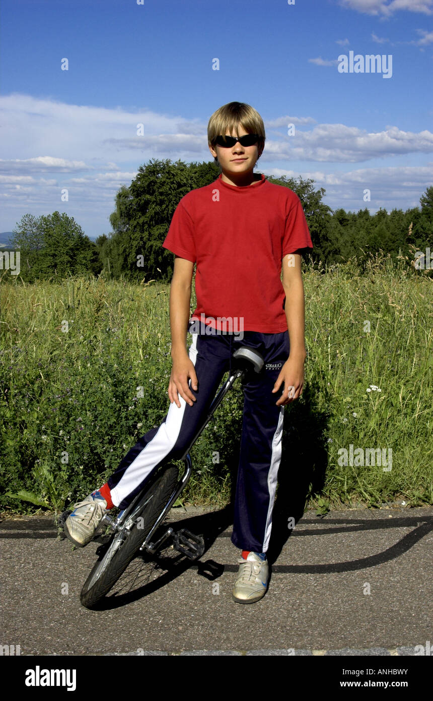 L'Europa, Germania, ragazzo della bicicletta, ragazzo tedesco ,felice ragazzo, Foto Stock