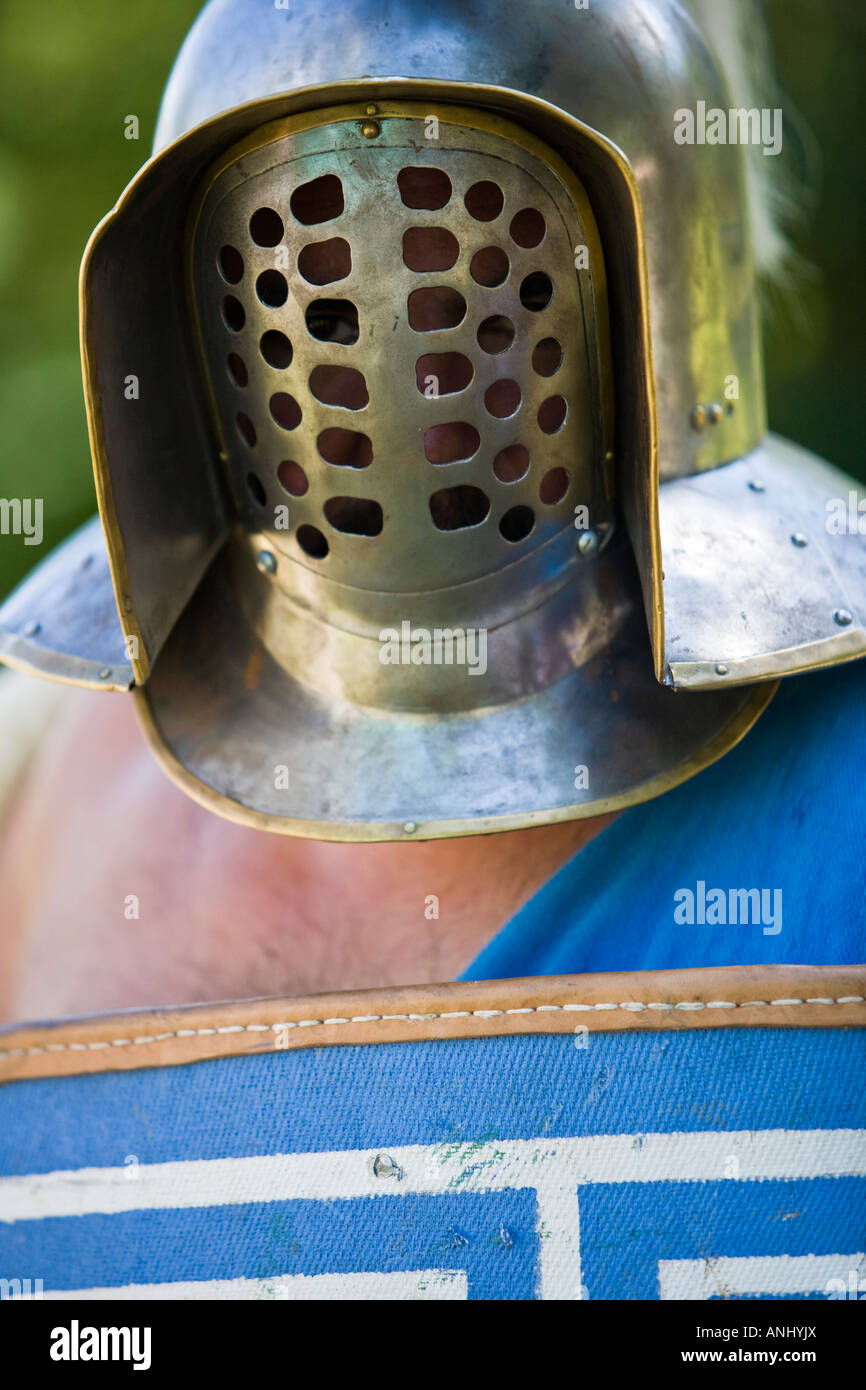 Reenactor vestito da epoca romana gladiatore Foto Stock