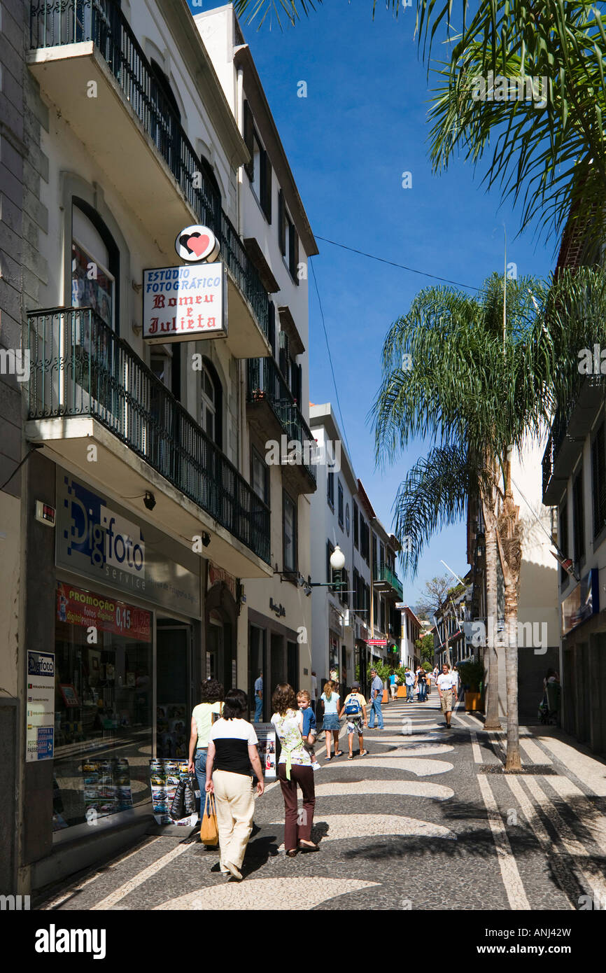 Negozi nel centro città, Funchal, Madeira, Portogallo Foto Stock