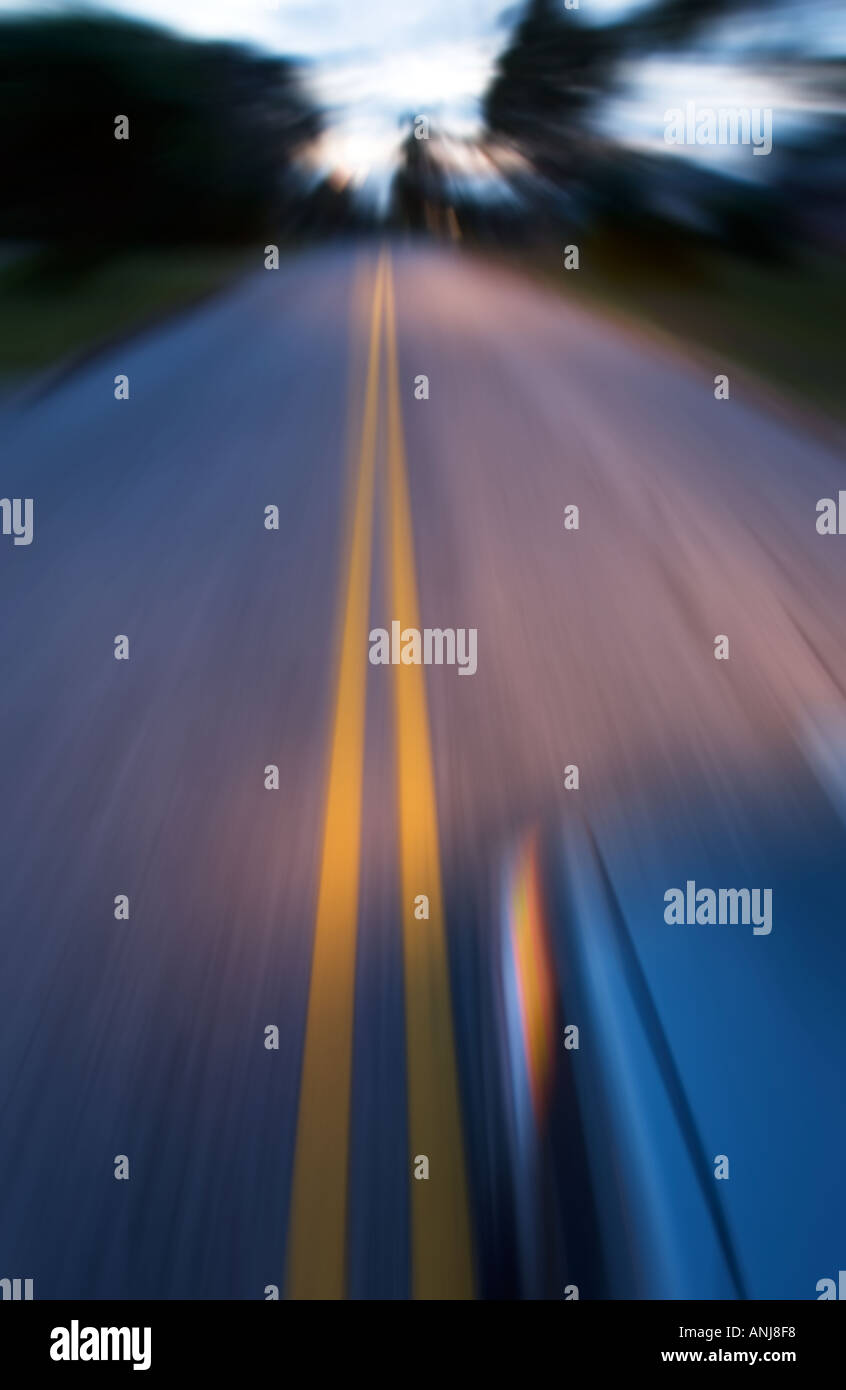 Vista di fish eye tra un paese strada ad alta velocità Foto Stock