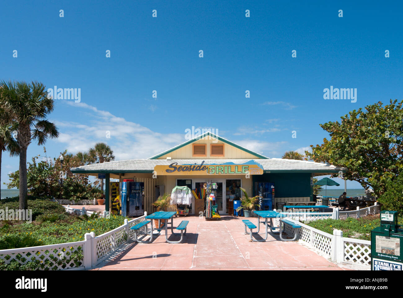 Beachfront cafe a passare una griglia, St Pete Beach, costa del Golfo della Florida, Stati Uniti d'America Foto Stock