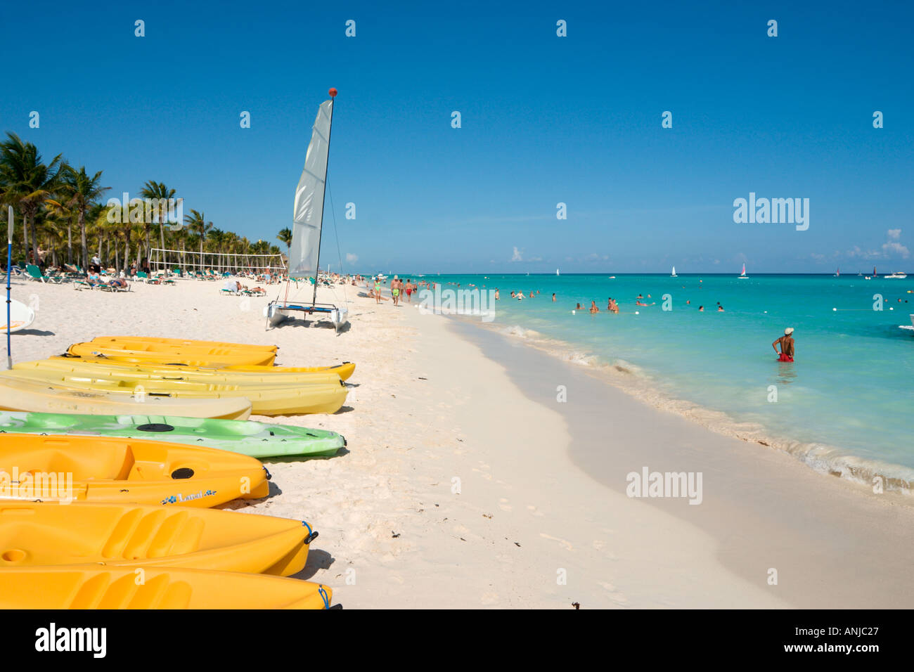 Spiaggia al di fuori Hotel Riu Yucatan, Playacar, Playa del Carmen e Riviera Maya, la penisola dello Yucatan, Messico Foto Stock