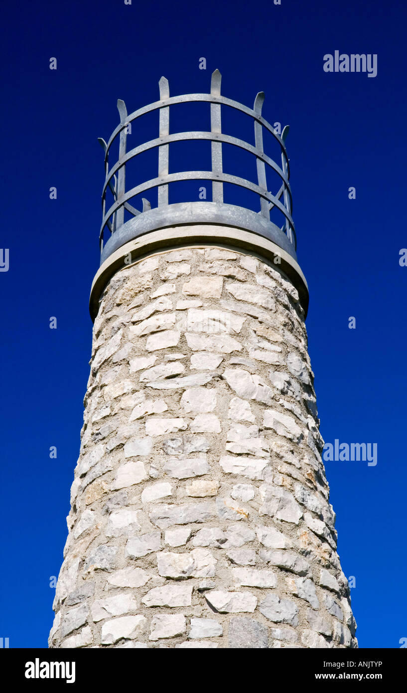 Beacon vicino a Crich Stand War Memorial Derbyshire England Regno Unito con il blu del cielo Foto Stock