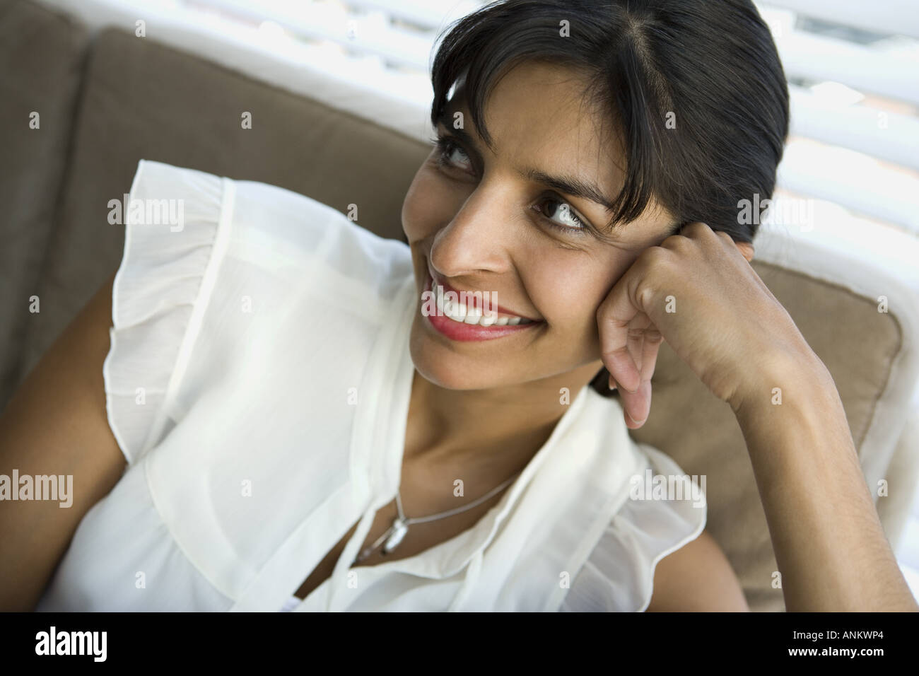 In prossimità di una donna sorridente Foto Stock