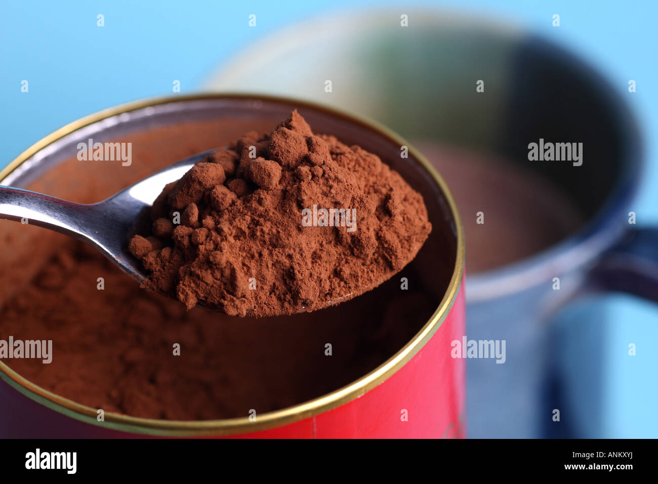 Rendere calda bevanda al cioccolato Foto Stock