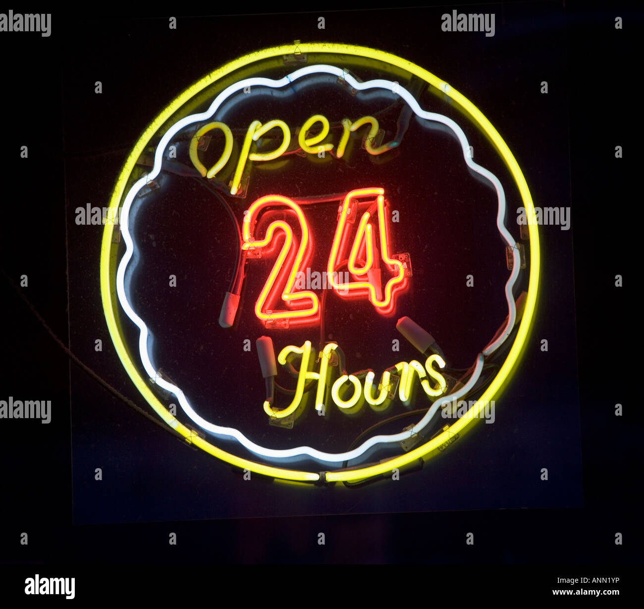 Aperto 24 ore insegna al neon Foto Stock