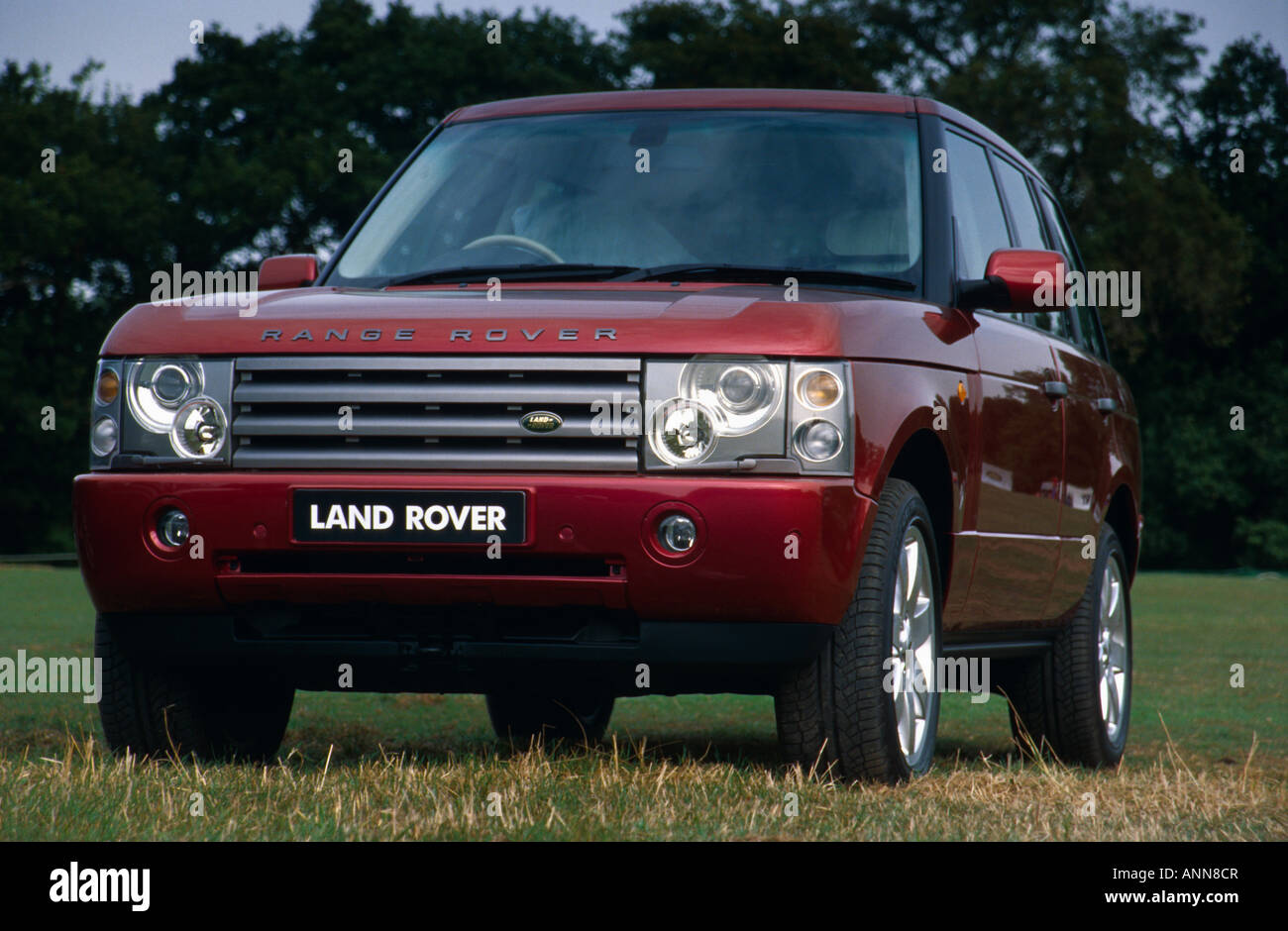 Nuovo Range Rover terza generazione dimostratore sul display al Dunsfold Collezione di Landrovers Open Day 2003. Foto Stock