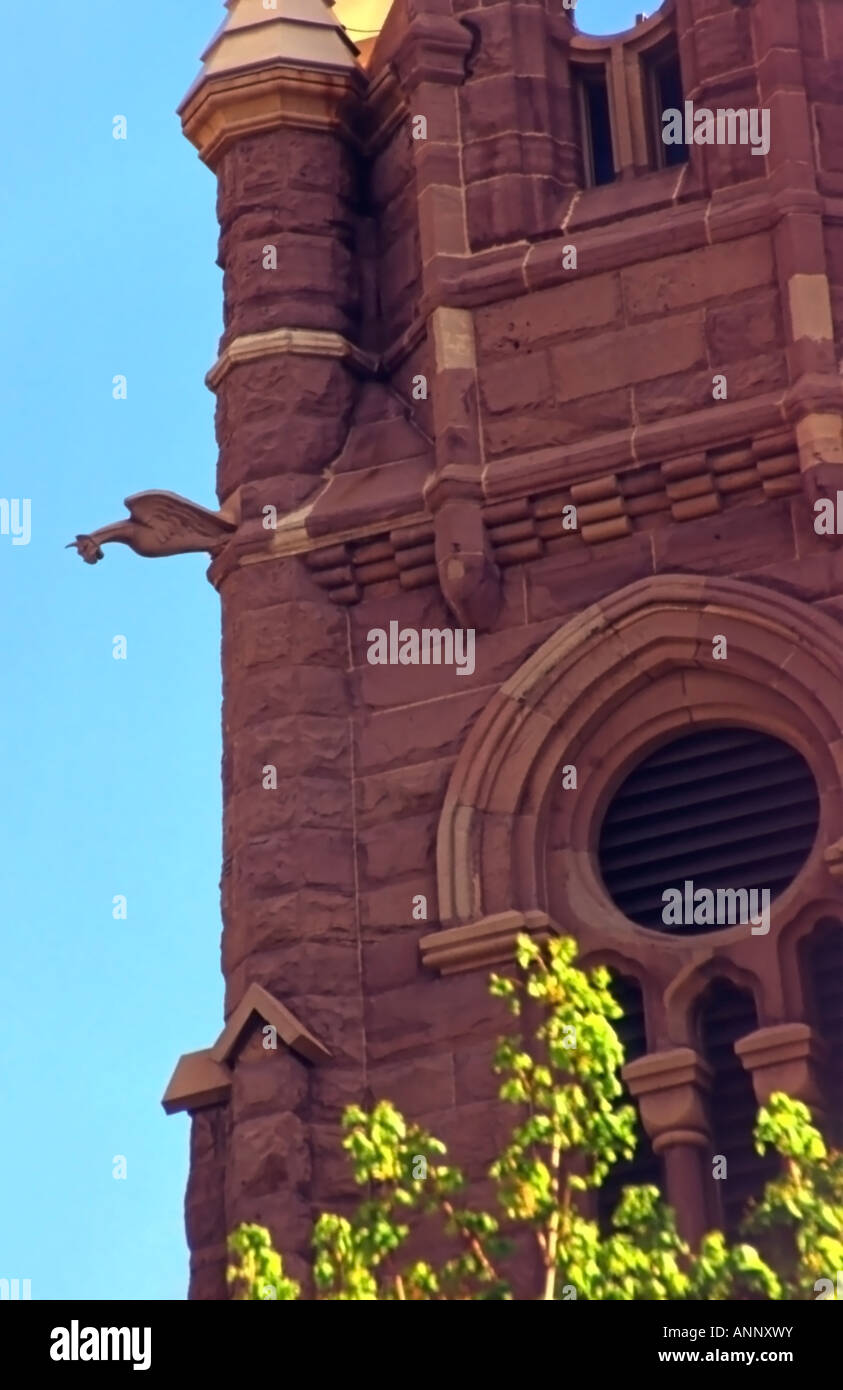 La gotica torre cercando di cattolica " Cattedrale di La Madeleine' situato vicino al centro cittadino di Salt Lake City, Utah negli Stati Uniti. Foto Stock