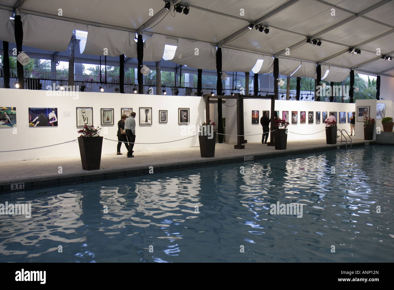 Miami Beach Florida,Collins Avenue,Surfcomber,hotel,Art Basel site,luogo,Art Photo Expo,fotografia di moda,mostra collezione mostre,gall Foto Stock