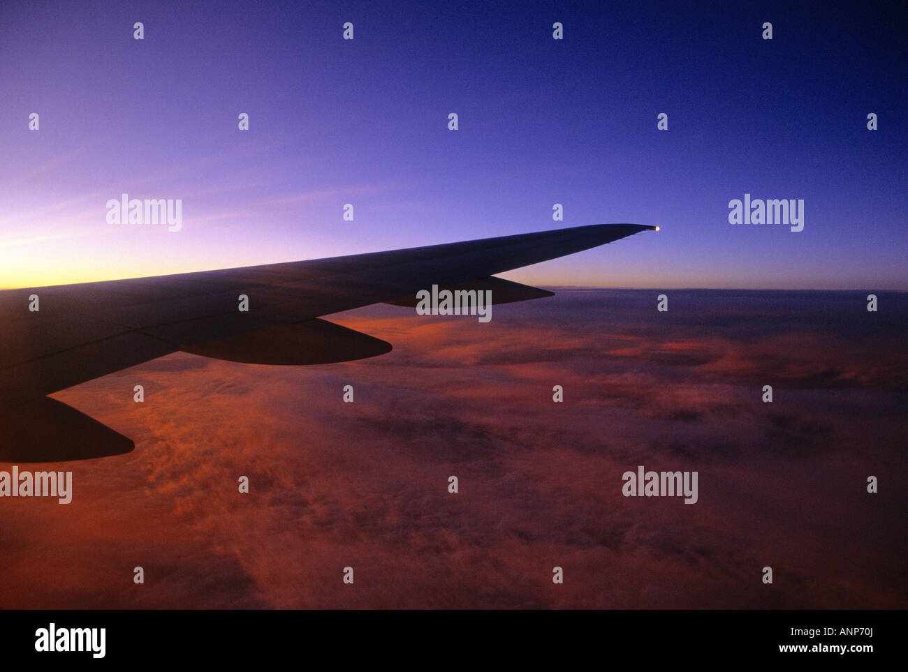 Alba di una vista aerea dal finestrino per aerei Foto Stock