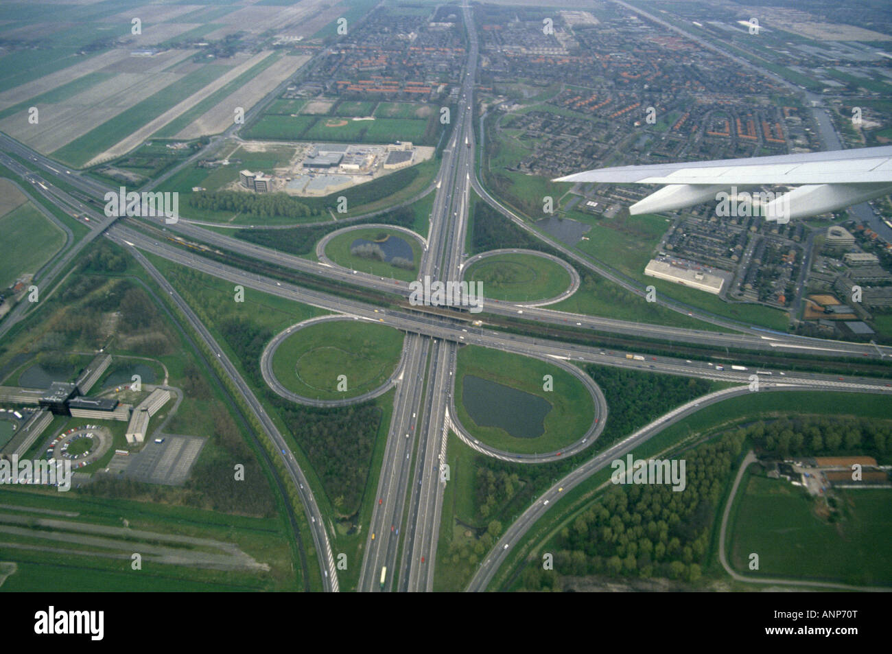 Il tedesco giunzione autostradale vicino a Francoforte una vista aerea dal finestrino per aerei Foto Stock