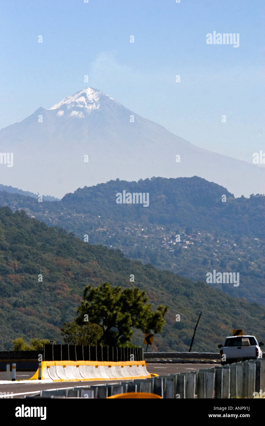 Il Popocatepetl è un vulcano attivo nei pressi di Città del Messico MESSICO Foto Stock