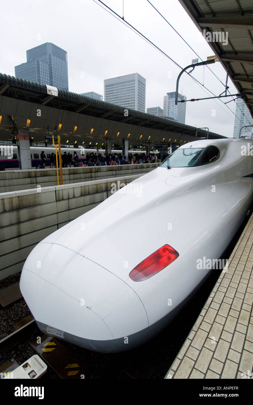 Nuovo N700 shinkansen con il treno alla stazione di Tokyo Giappone Foto Stock