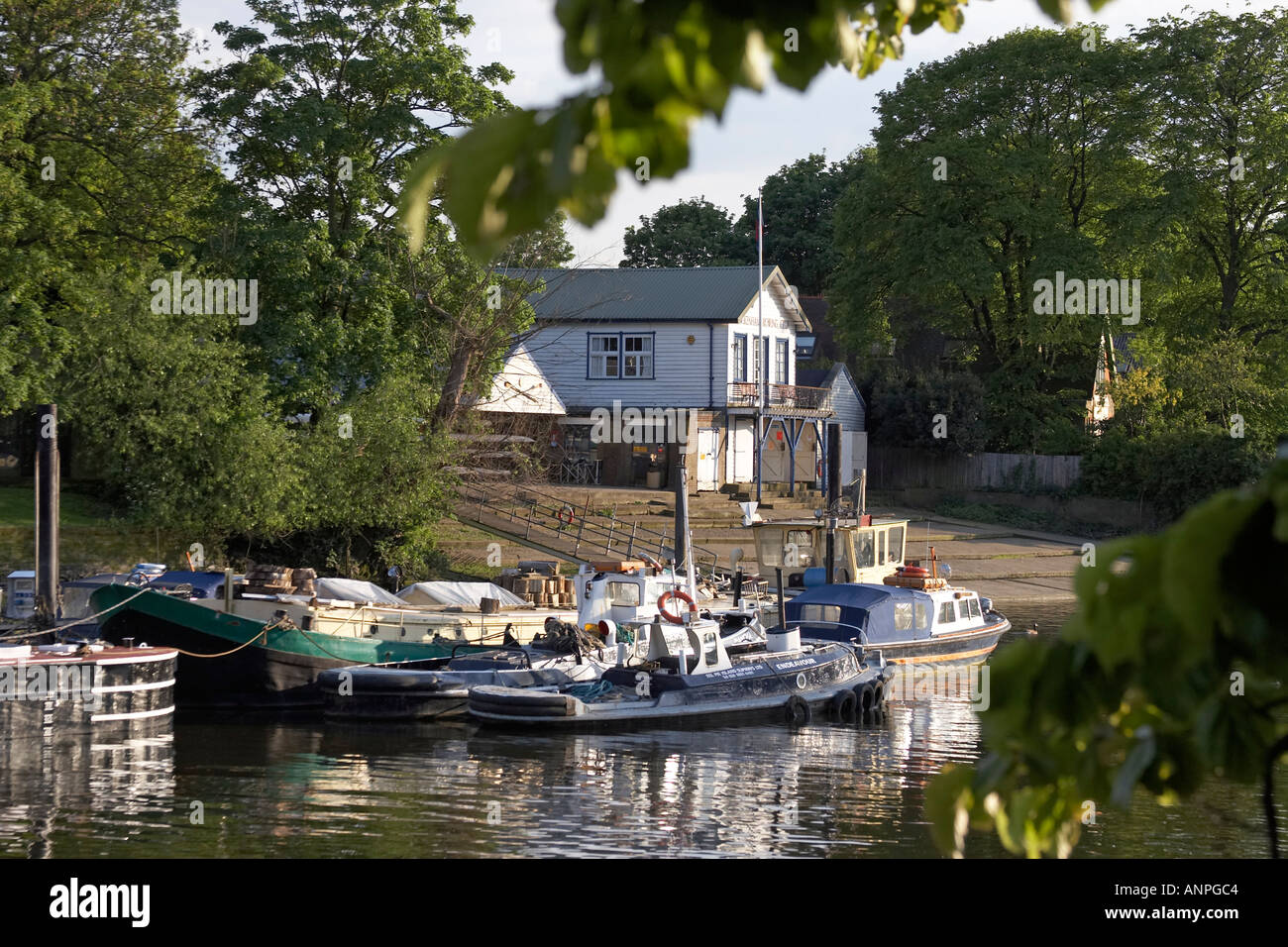 Eel Pie island e il fiume Tamigi al tramonto in estate Twickenham London TW1 Inghilterra Foto Stock