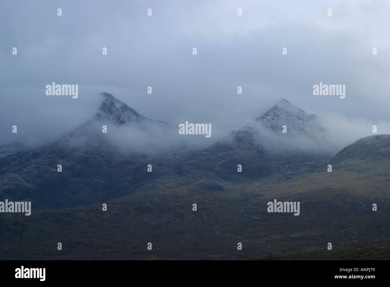 Cime delle montagne Foto Stock