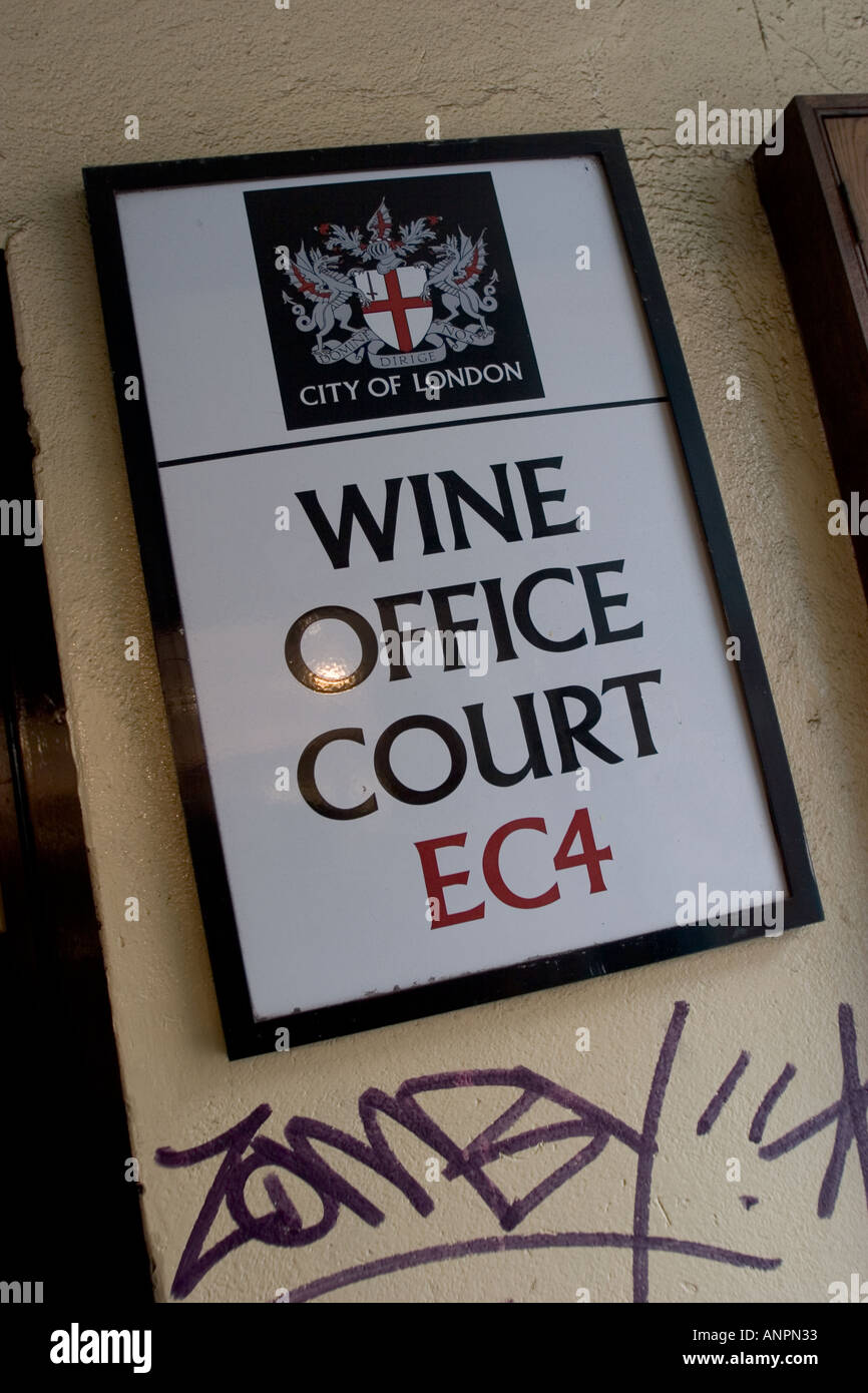 Ufficio vino corte strada segno nella città di Londra, GB Foto Stock