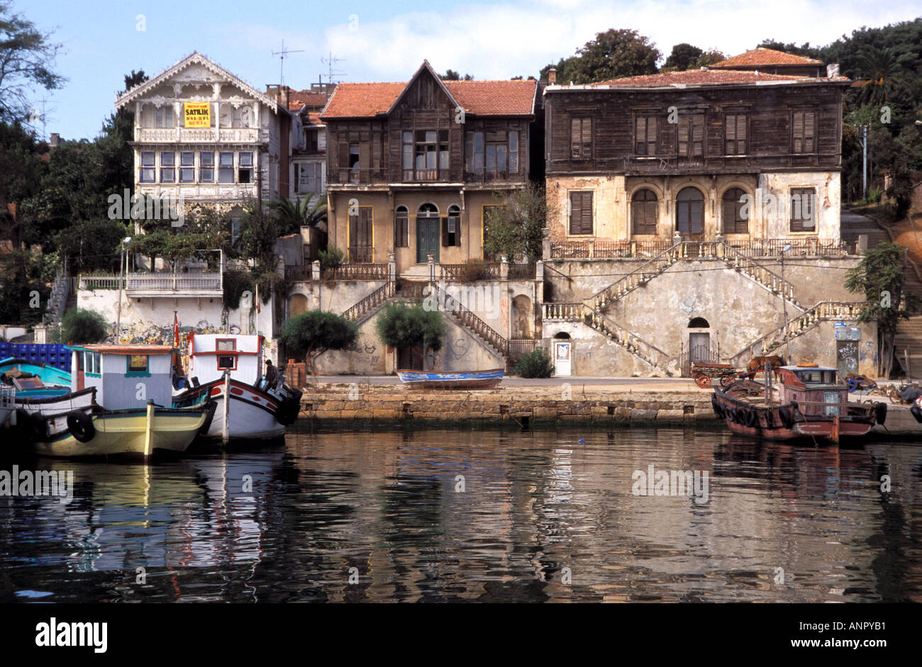 Acqua di tradizionali case anteriore in Heybeli Ada Princess Isole Istanbul Foto Stock